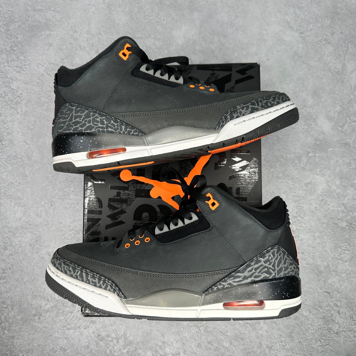 Jordan 3 Retro Fear Pack (2023) *pre-owned* SIZE 10