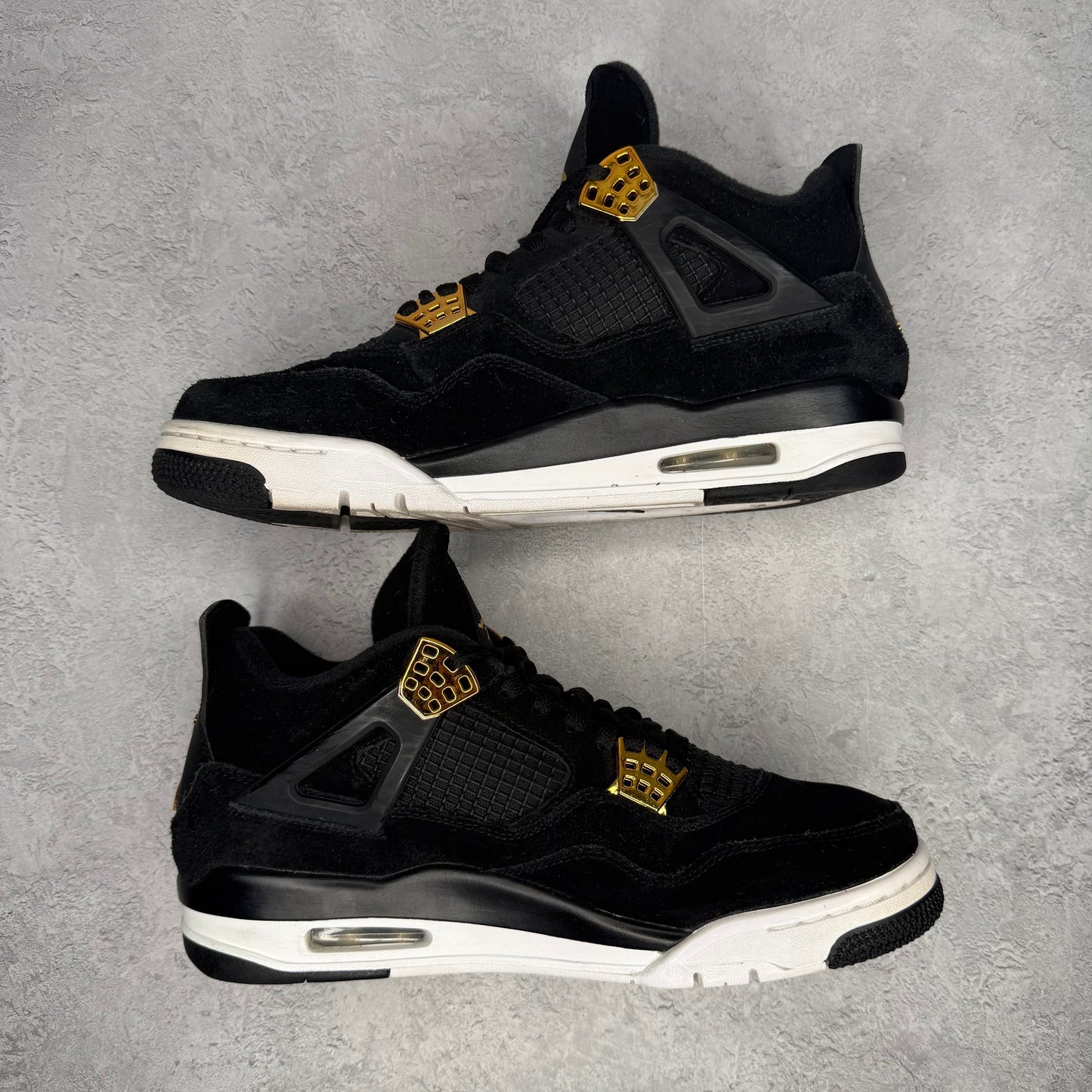 Jordan 4 Retro Royalty *pre-owned* SIZE 9.5