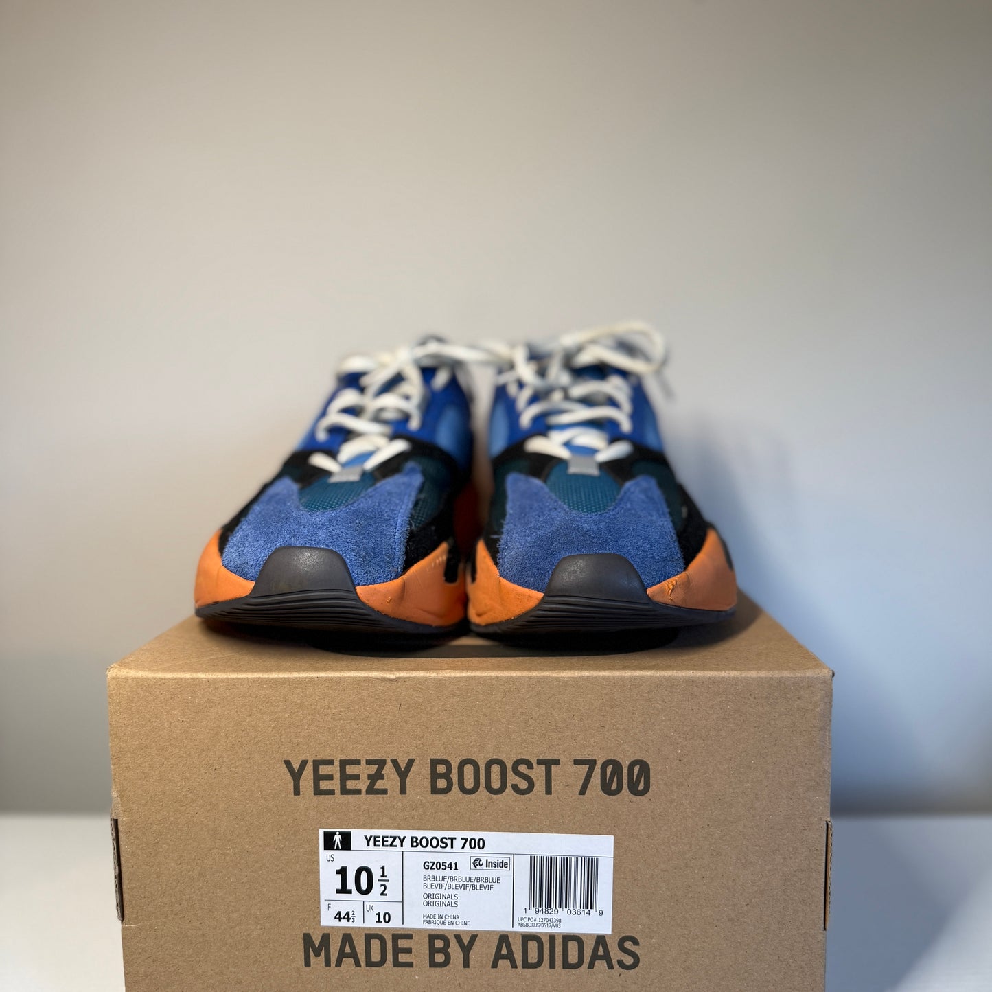 adidas Yeezy Boost 700 Bright Blue *pre-owned* (SIZE 10.5)
