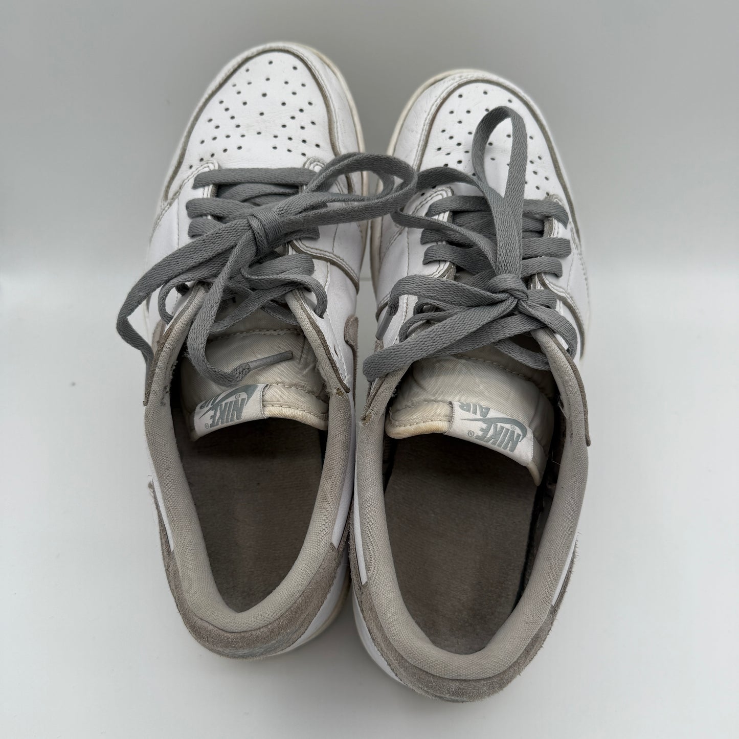 Jordan 1 Retro Low OG Neutral Grey *pre-owned* (SIZE 11)