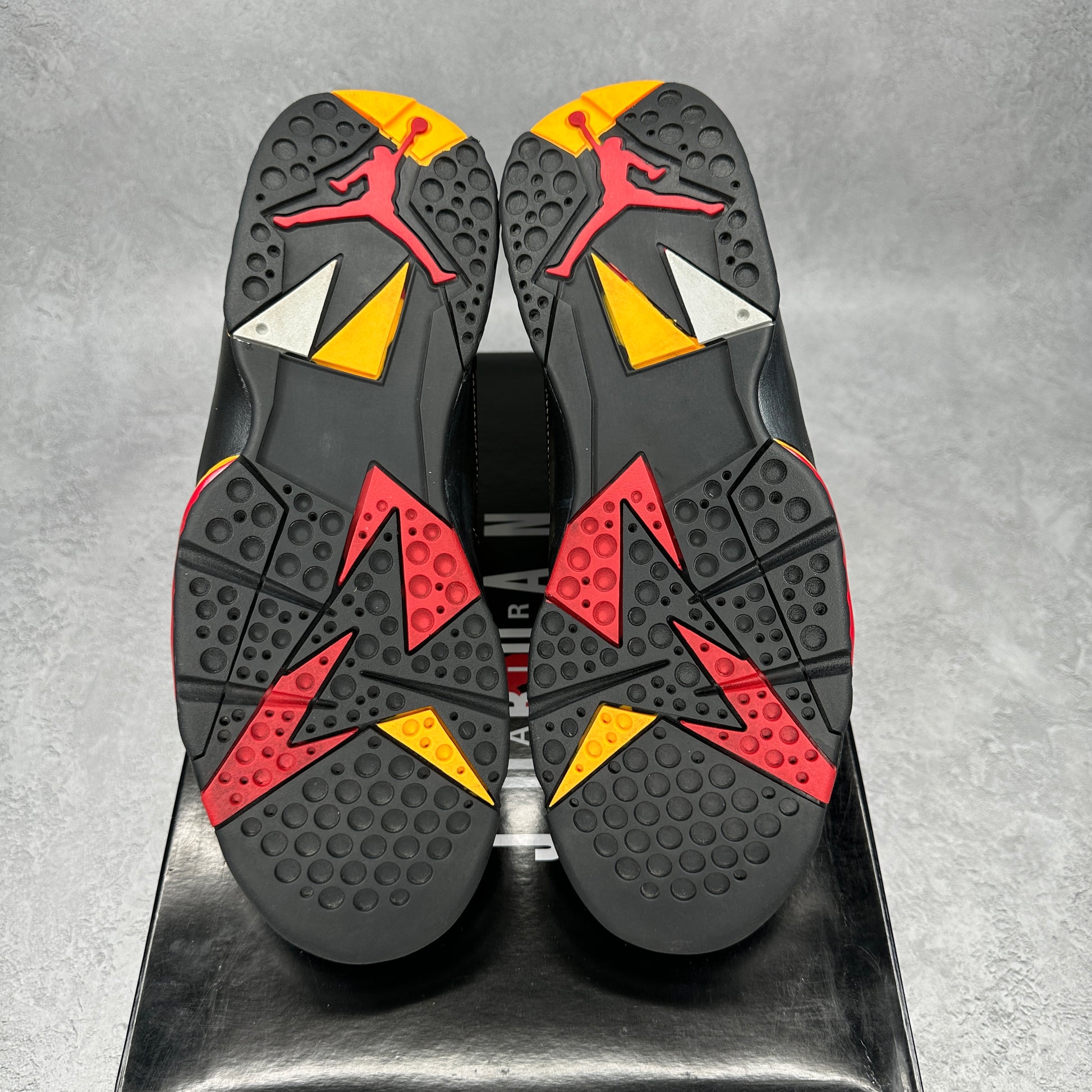 Jordan 7 Retro Citrus (2022) *pre-owned* SIZE 9