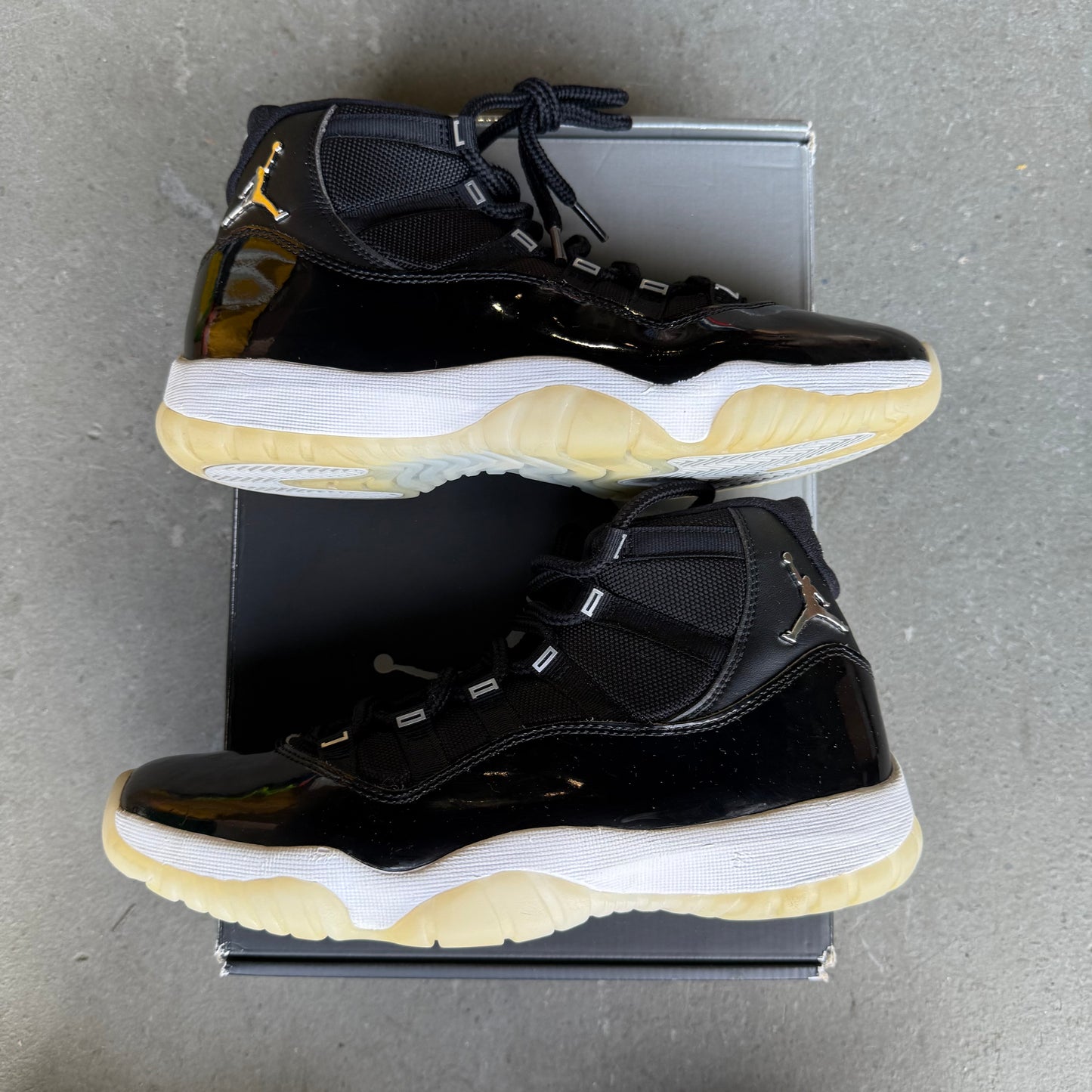 Jordan 11 Retro Jubilee 25th Anniversary *pre-owned* (SIZE 8)