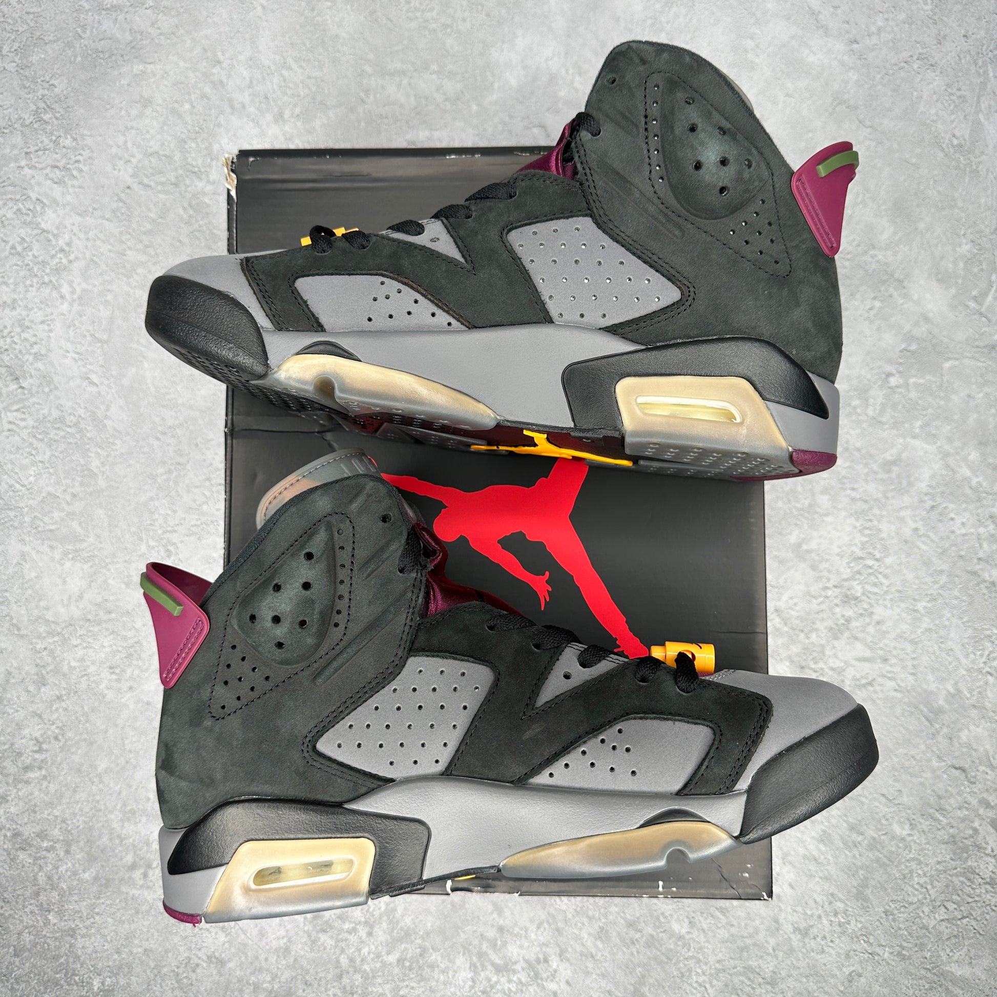 Jordan 6 Retro Bordeaux *pre-owned* SIZE 9