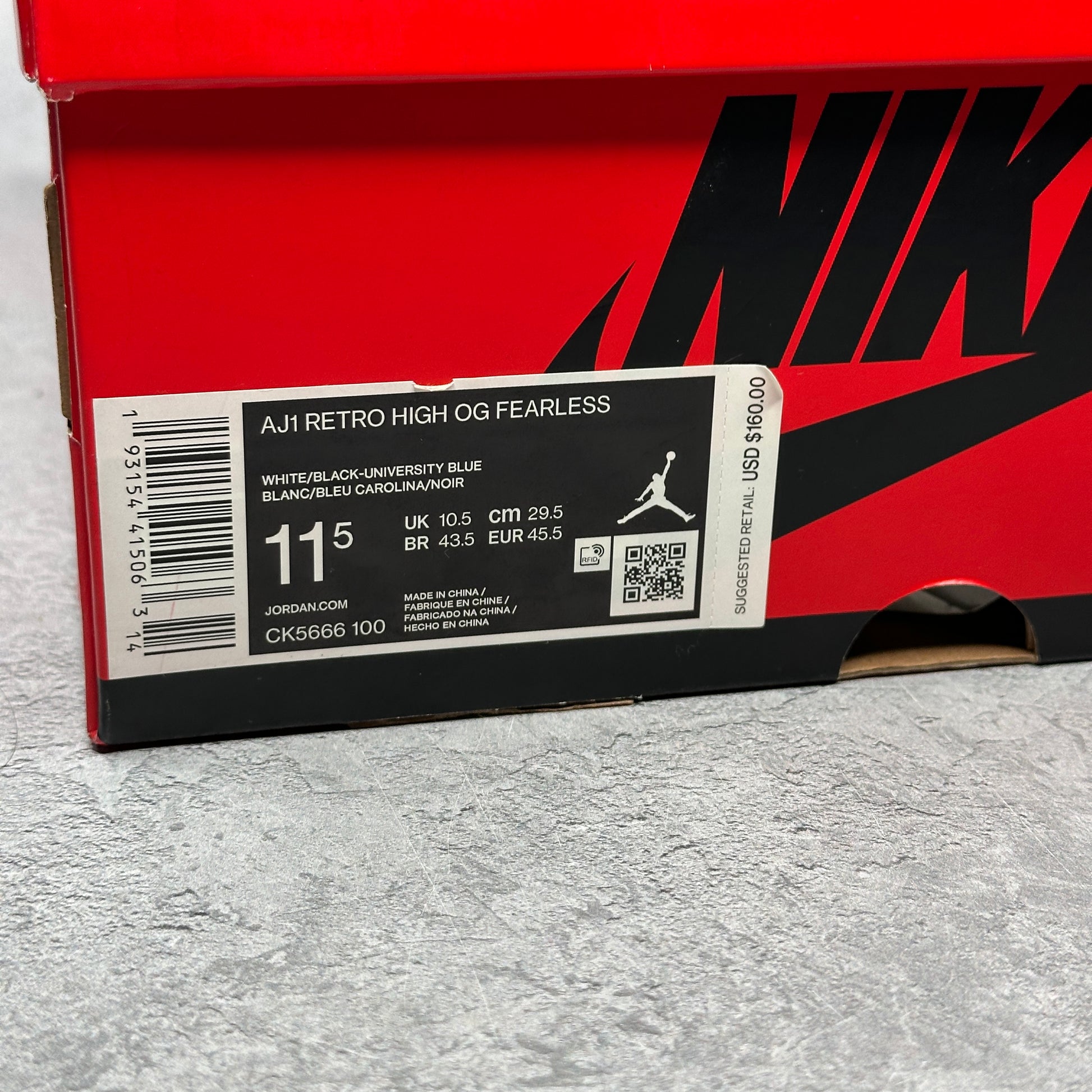 Jordan 1 Retro High Fearless UNC Chicago *pre-owned* SIZE 11.5