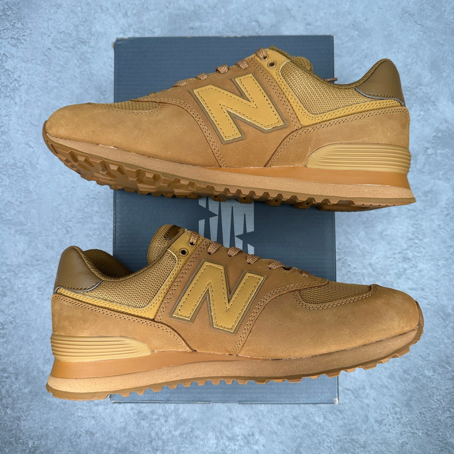 New Balance 574 Mono Wheat Workwear VNDS *pre-owned* SIZE 9