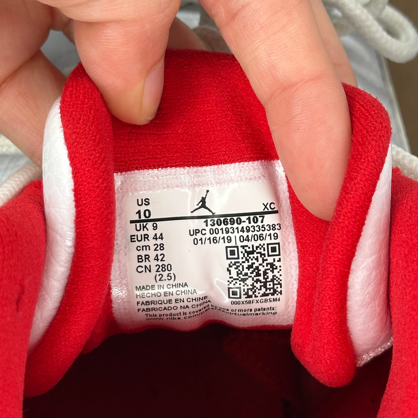 Jordan 12 Retro FIBA (2019) *pre-owned* SIZE 10