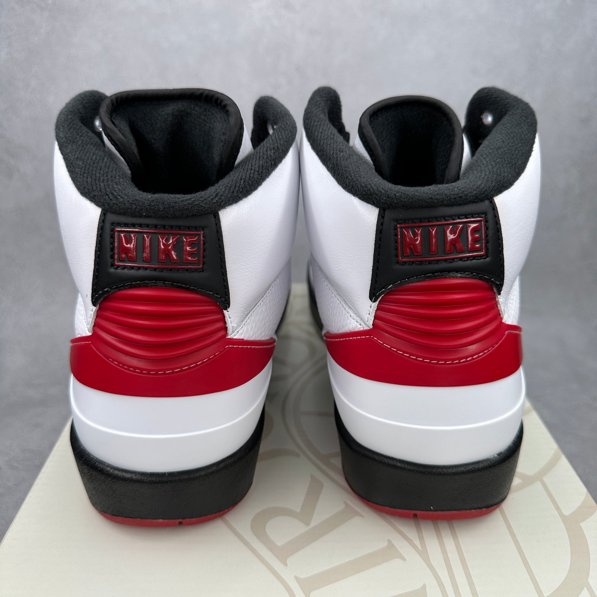 Jordan 2 Retro OG Chicago (2022)