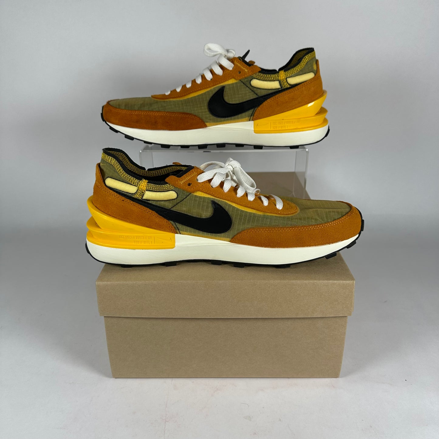 Nike Waffle One SE Orange Yellow *pre-owned* size 9.5