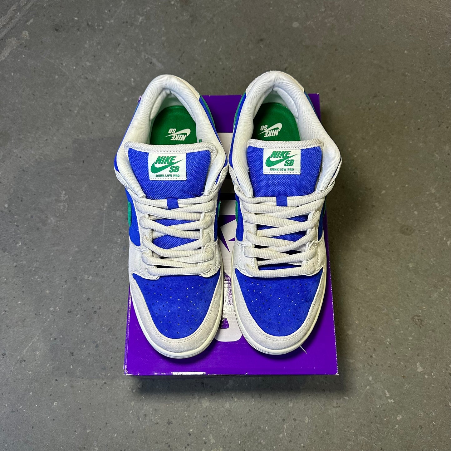 Nike SB Dunk Low Hyper Royal Malachite *pre-owned* (SIZE 10)