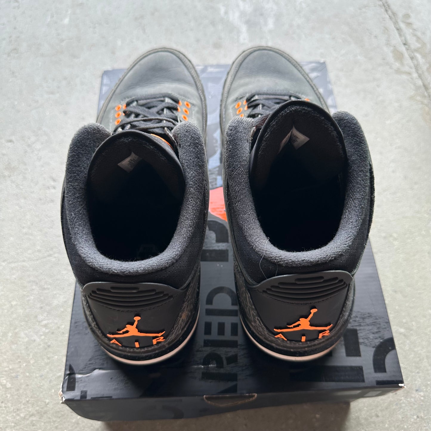 Jordan 3 Retro Fear Pack (2023) *pre-owned* (SIZE 13)