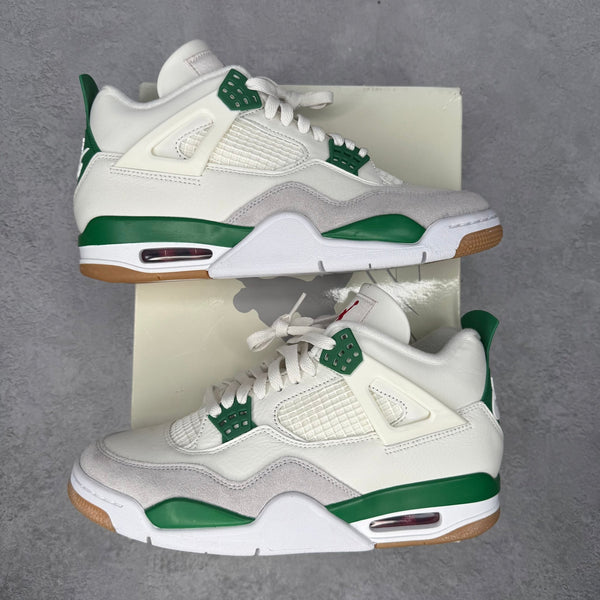 Jordan 4 Retro SB Pine Green *pre - owned* SIZE 8.5 - Kicks Collective PA - Jordan - DR5415-103 - Men's Shoes - 8.5M/10W - Pre - Owned - Original Box (Damaged)