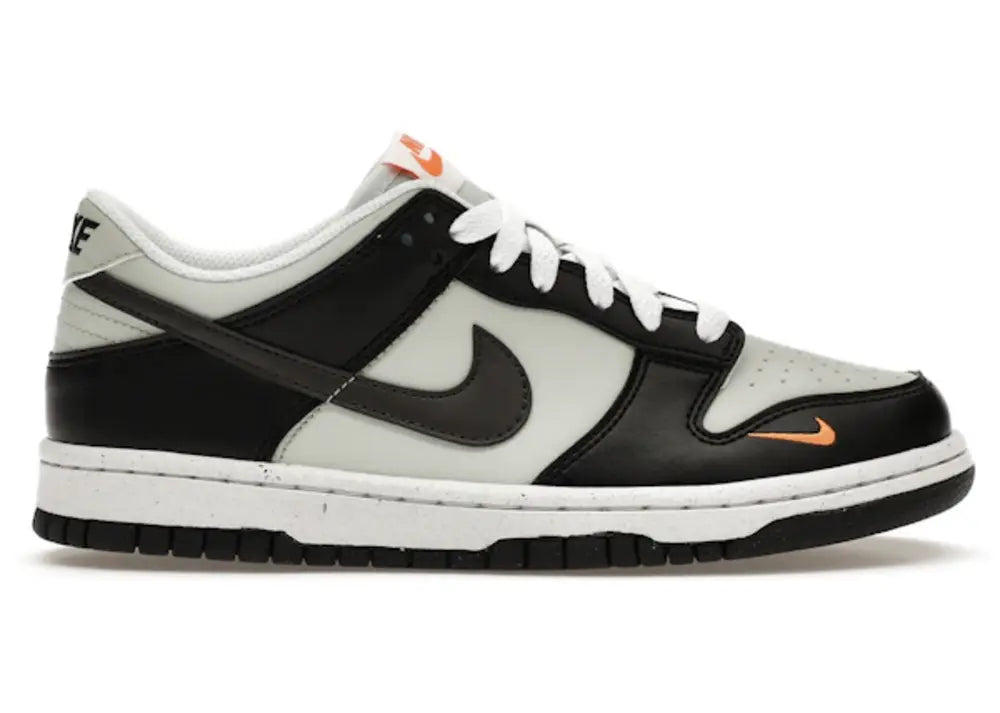 Nike Dunk Low Black Bright Mandarin Mini Swoosh (GS) *pre-owned* SIZE 6.5Y