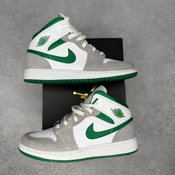 Jordan 1 Mid SE White Pine Green Smoke Grey (GS) *pre - owned* SIZE 5.5Y - Kicks Collective PA - Jordan - DC7248-103 - Kid's Shoes - 5.5Y - Pre - Owned