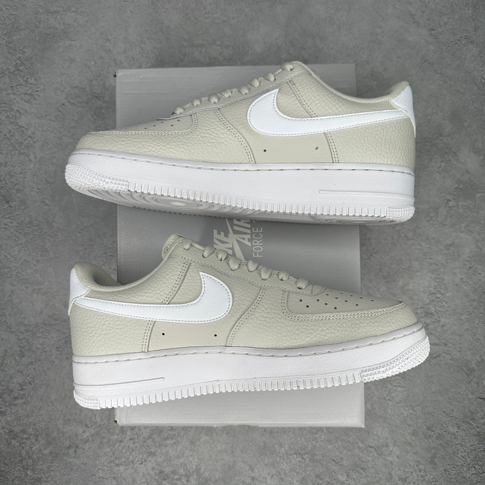 Nike Air Force 1 Low '07 Light Bone White VNDS *pre-owned* SIZE 9