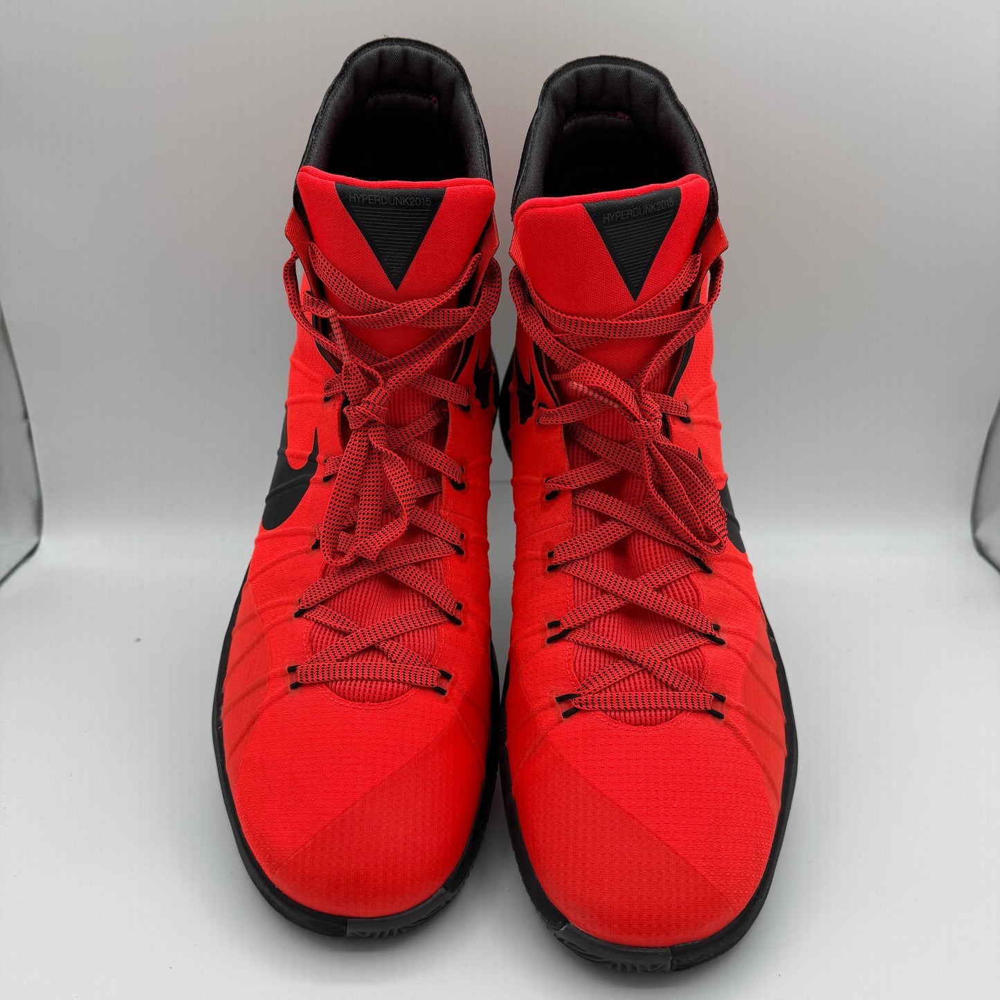 Nike Hyperdunk Black Red Basketball Shoe *pre-owned no box* (SIZE 13)