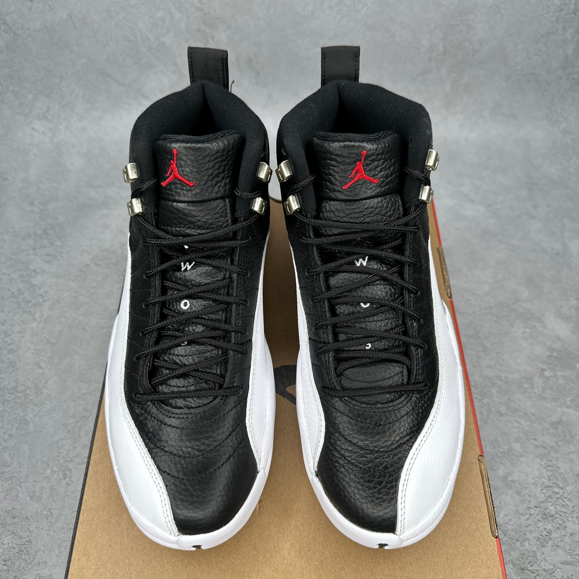 Jordan 12 Retro Playoffs (2022) *pre-owned* SIZE 9