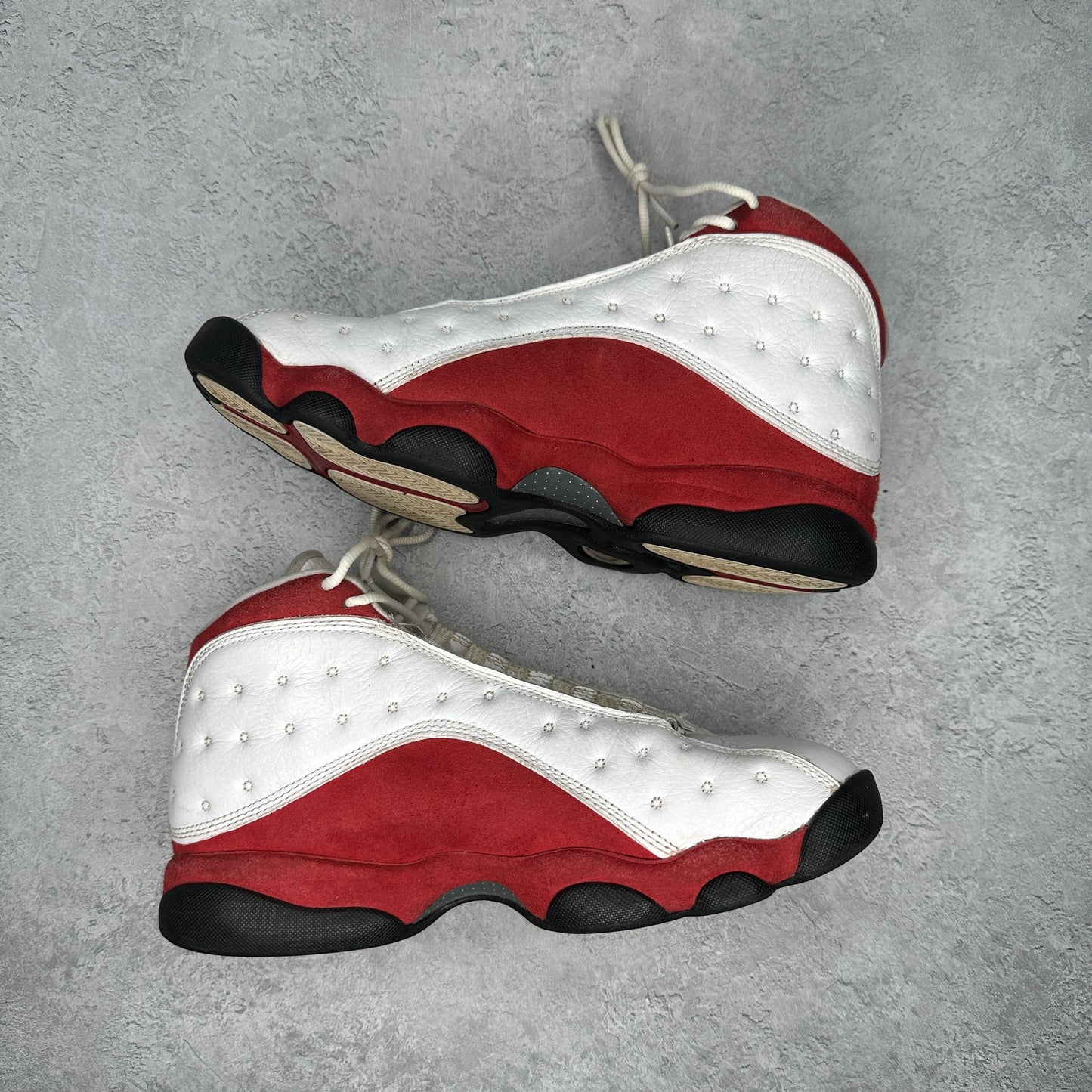 Jordan 13 Retro OG Chicago (2017) *pre-owned* SIZE 8