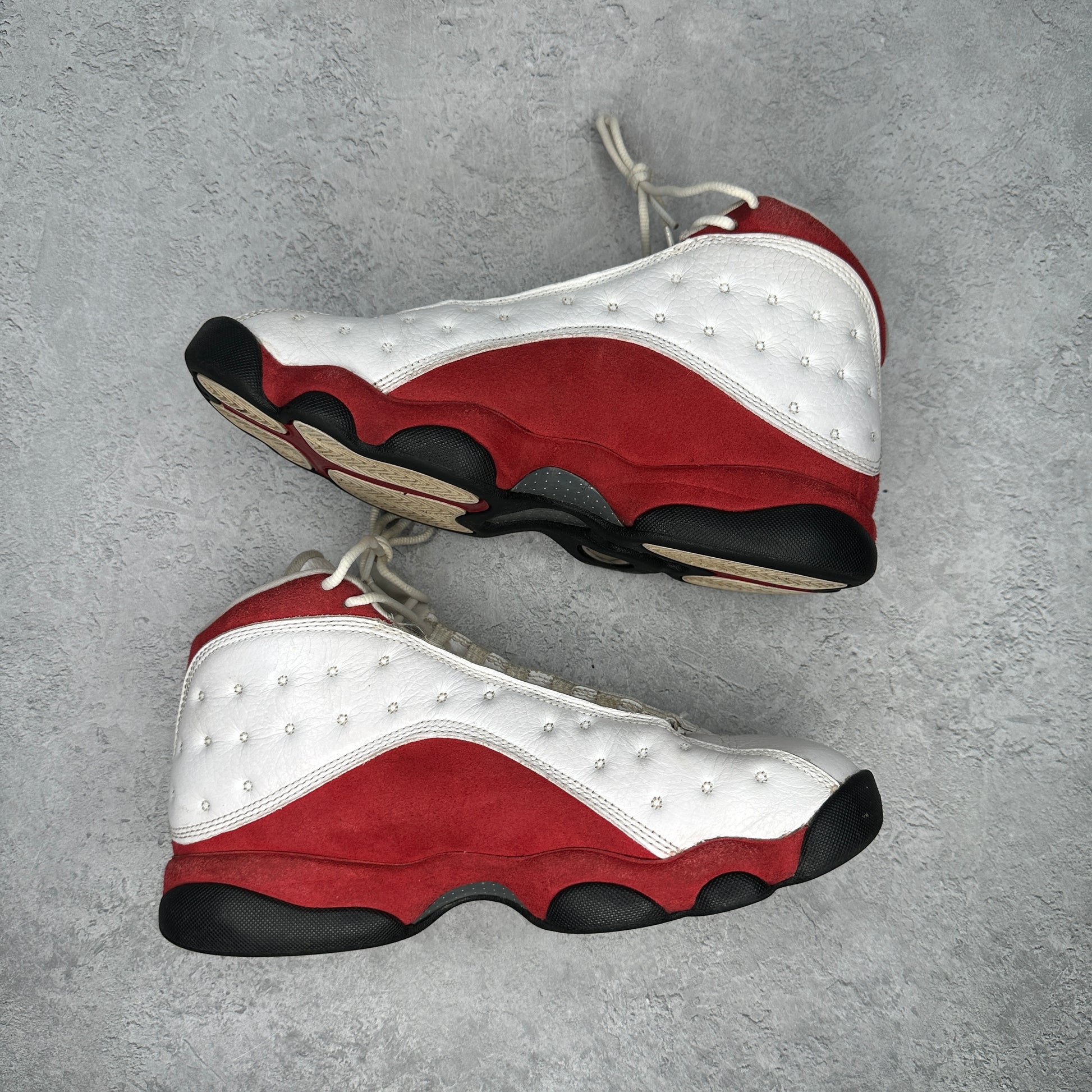 Jordan 13 Retro OG Chicago (2017) *pre-owned* SIZE 8