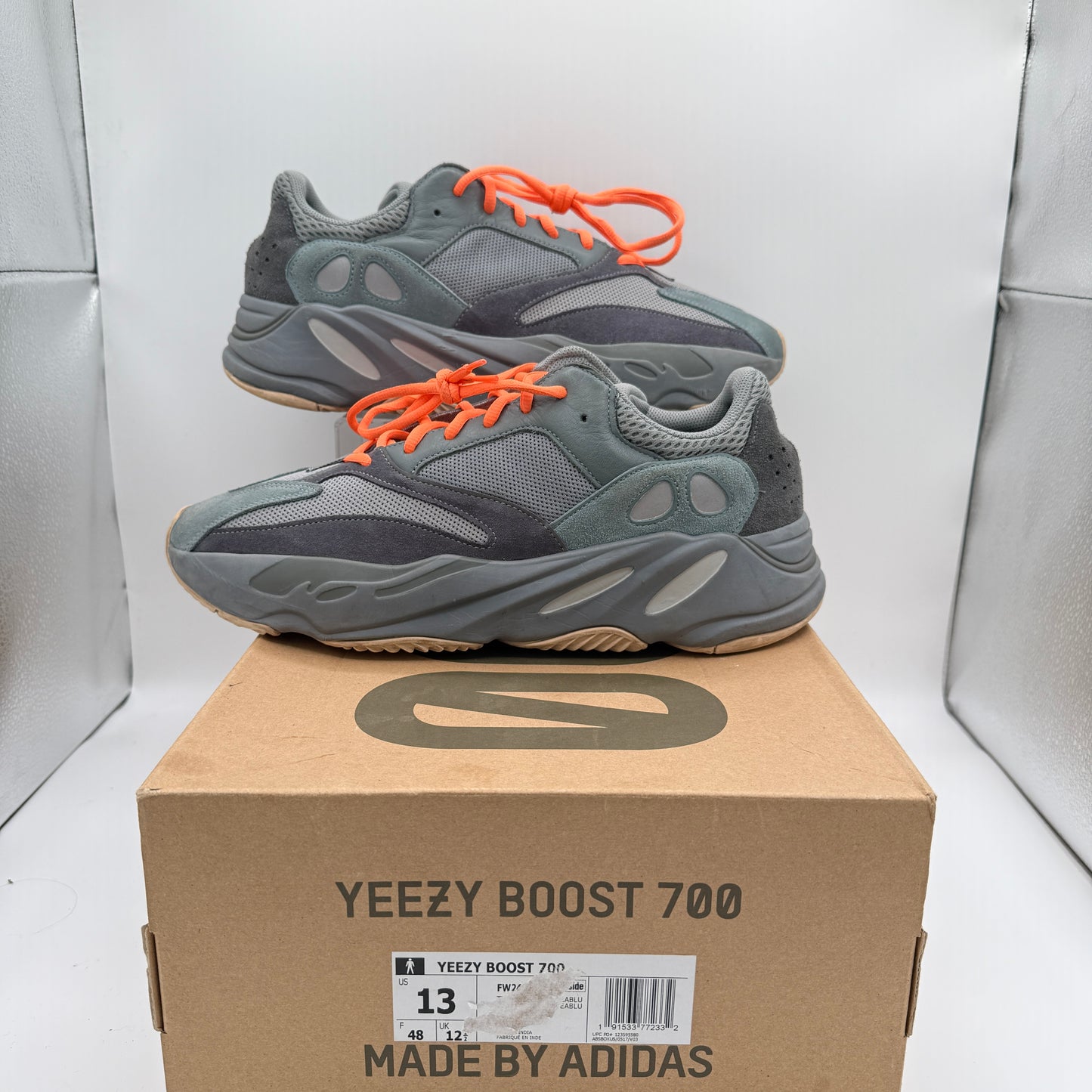 adidas Yeezy Boost 700 Teal Blue *pre-owned* (SIZE 13)