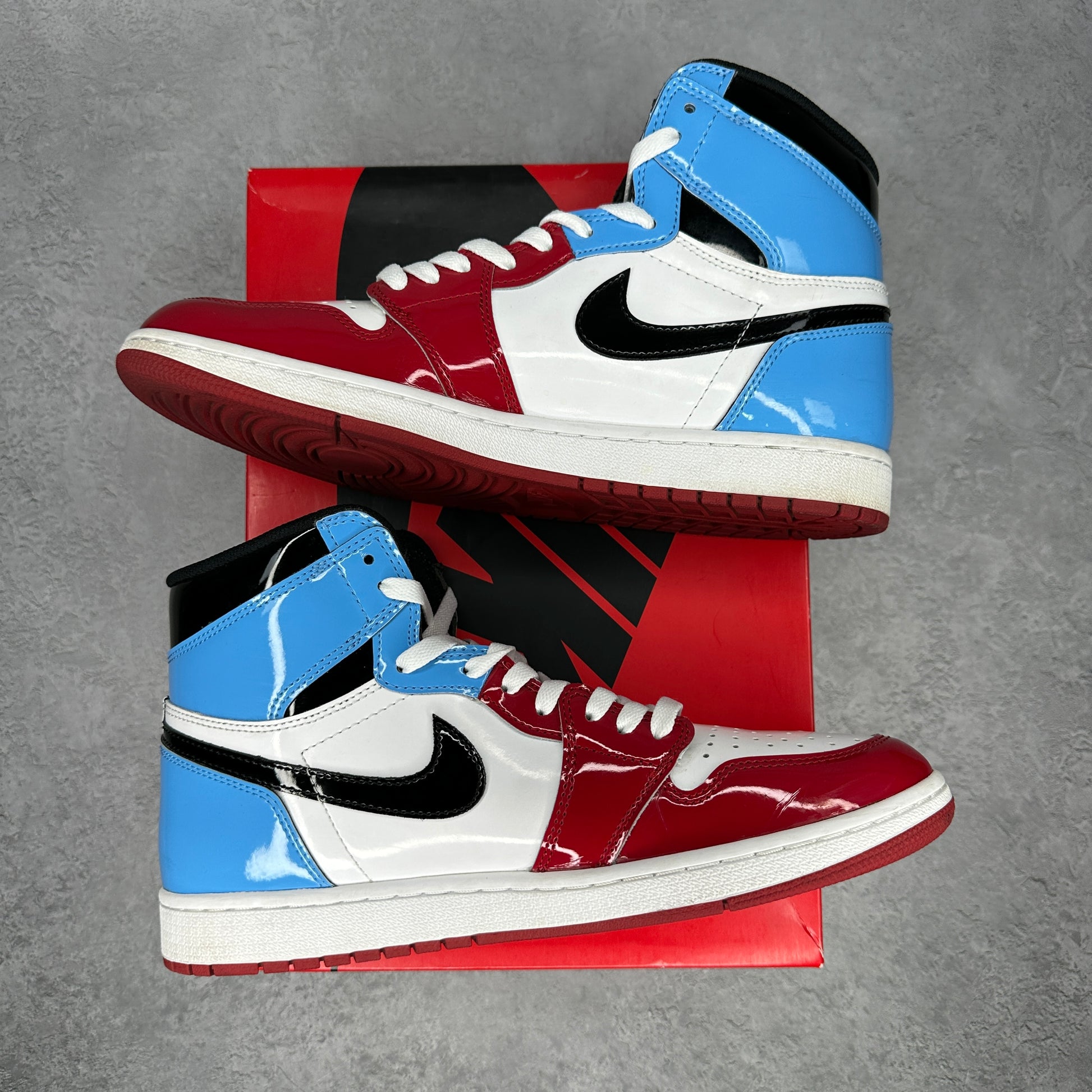 Jordan 1 Retro High Fearless UNC Chicago *pre-owned* SIZE 11.5