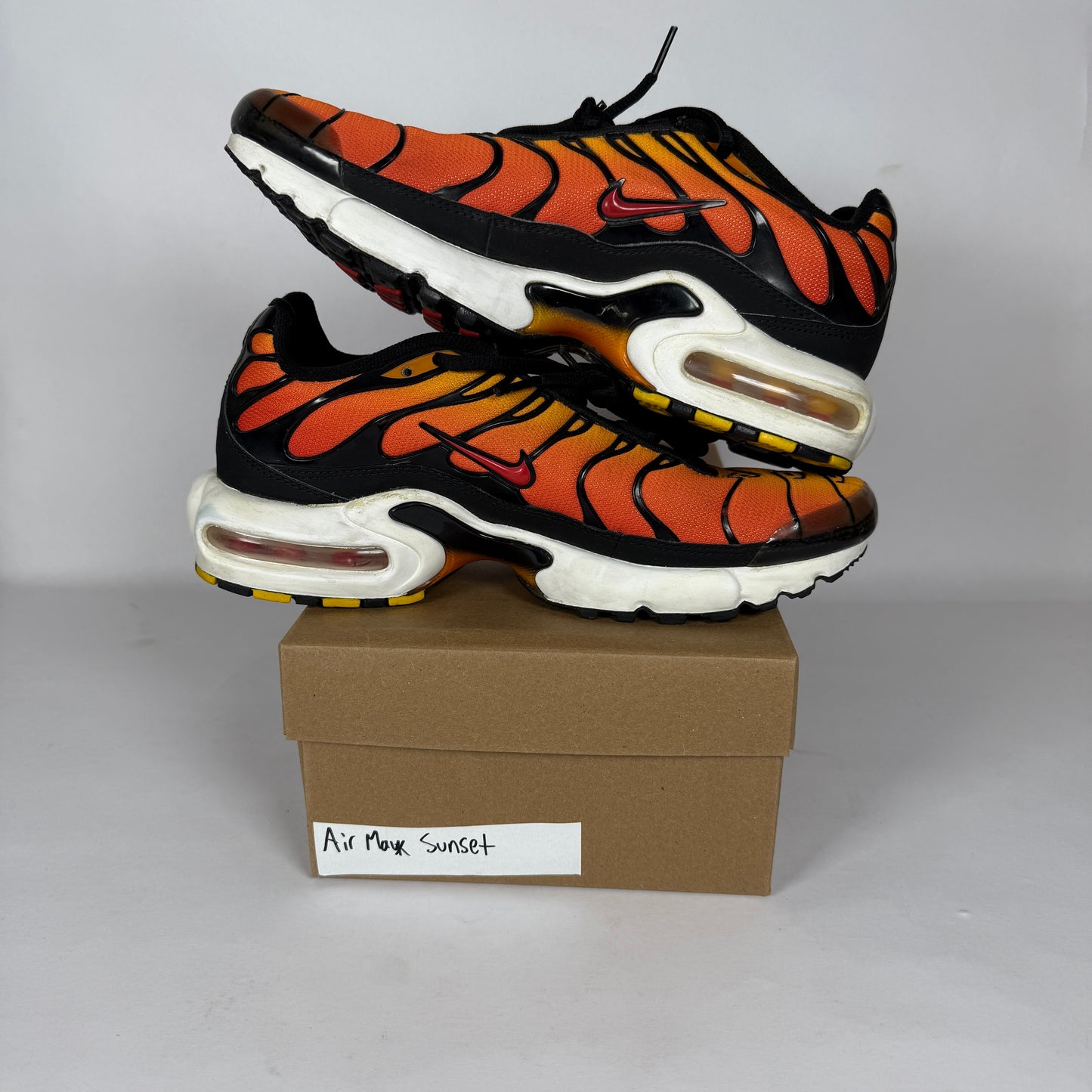 Nike Air Max Plus Sunset (2018) (pre-owned) (SIZE 7Y)