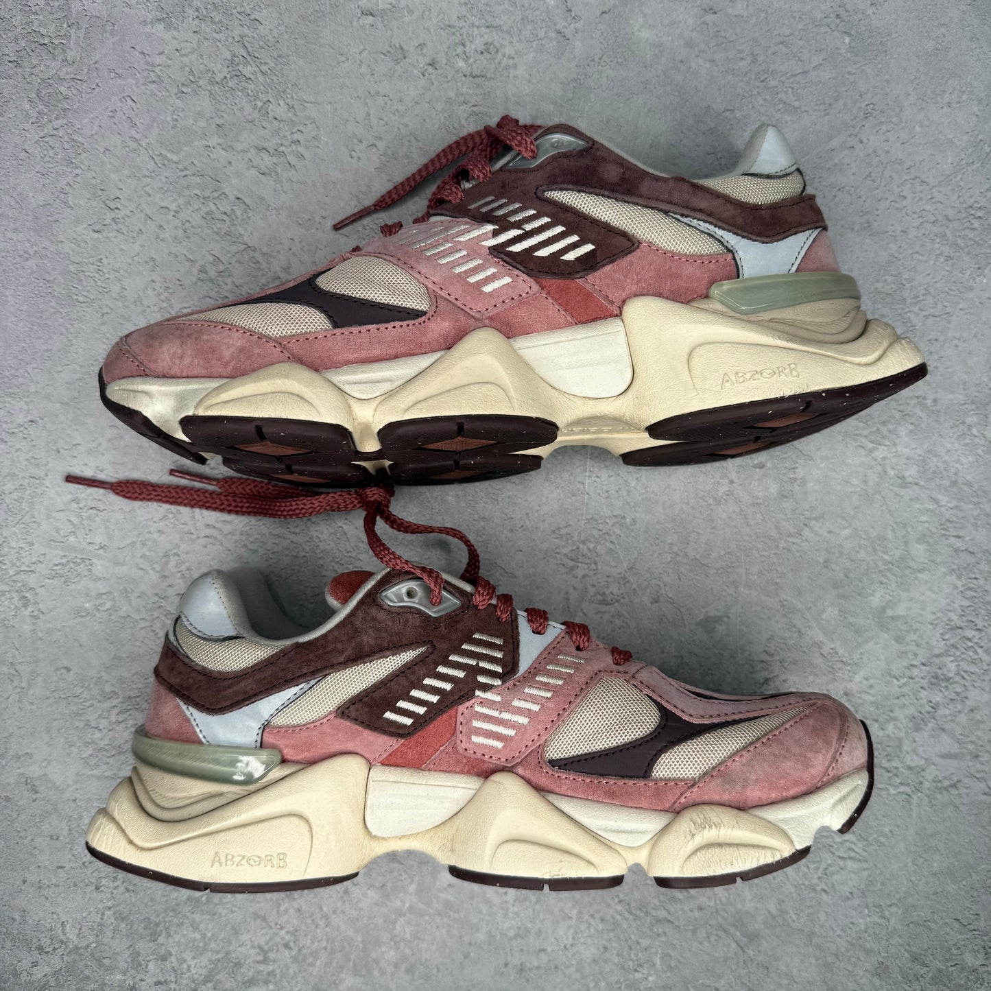 New Balance 9060 Cherry Blossom *pre-owned* SIZE 8