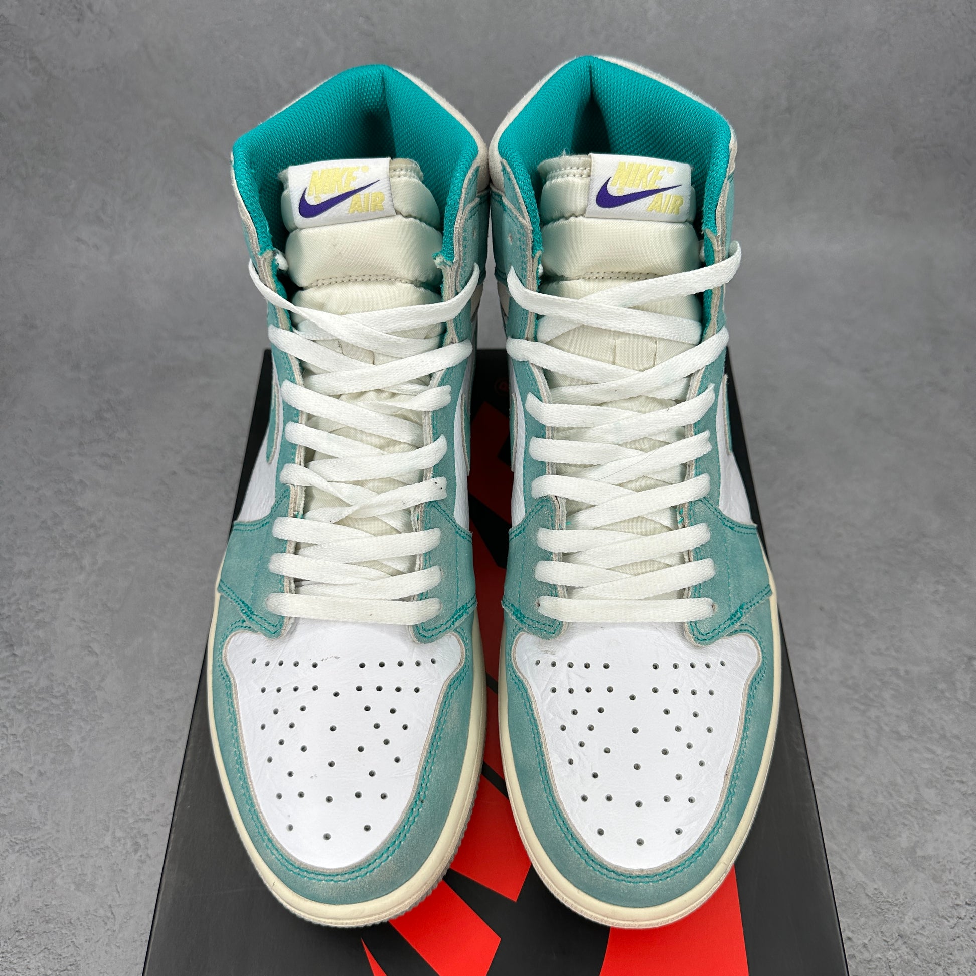 Jordan 1 Retro High Turbo Green *pre-owned* SIZE 11.5