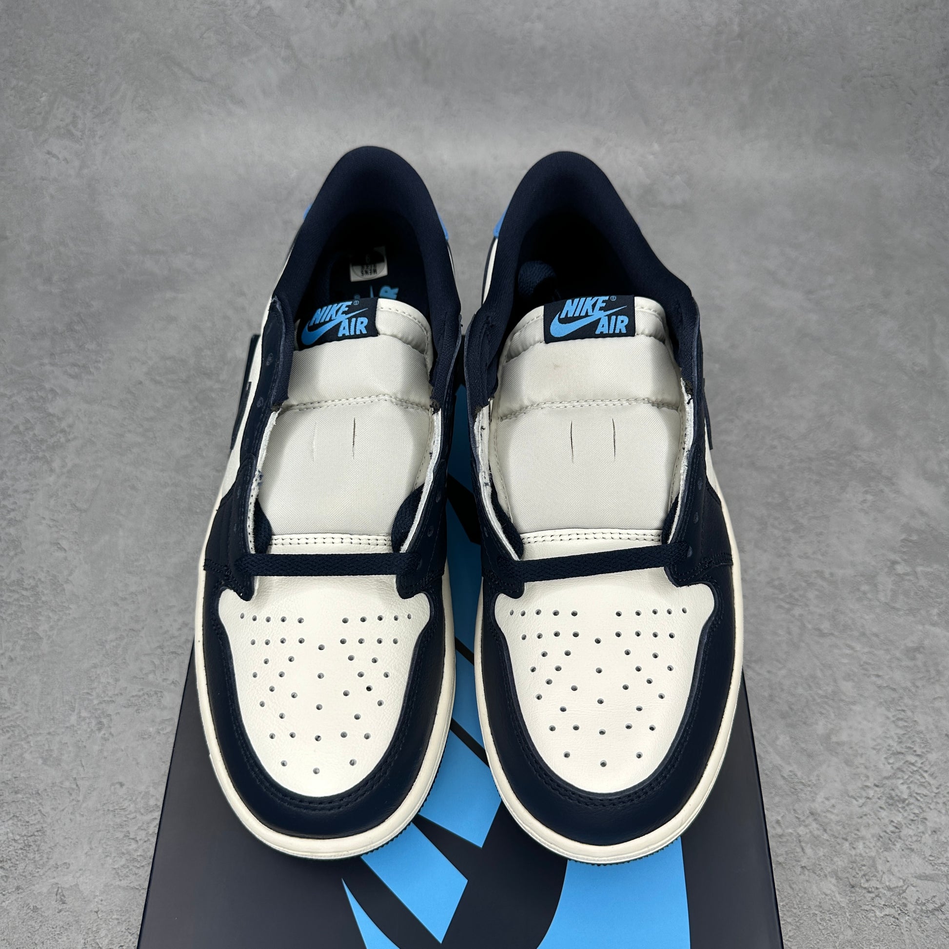 Jordan 1 Low OG Obsidian UNC