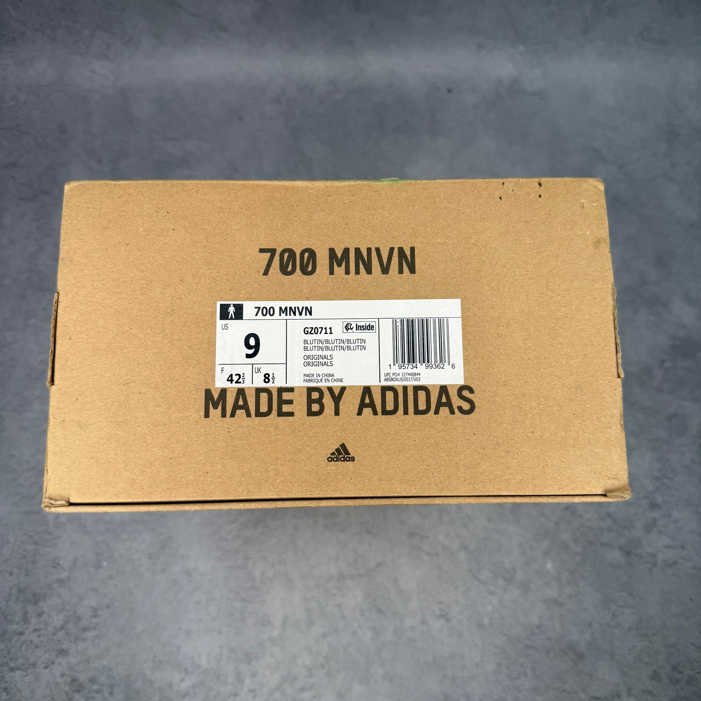 adidas Yeezy Boost 700 MNVN Blue Tint *pre-owned* SIZE 9