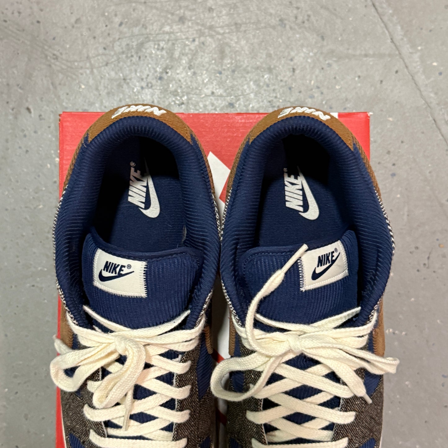 Nike Dunk Low Tweed Midnight Navy Corduroy *pre-owned* (SIZE 12)