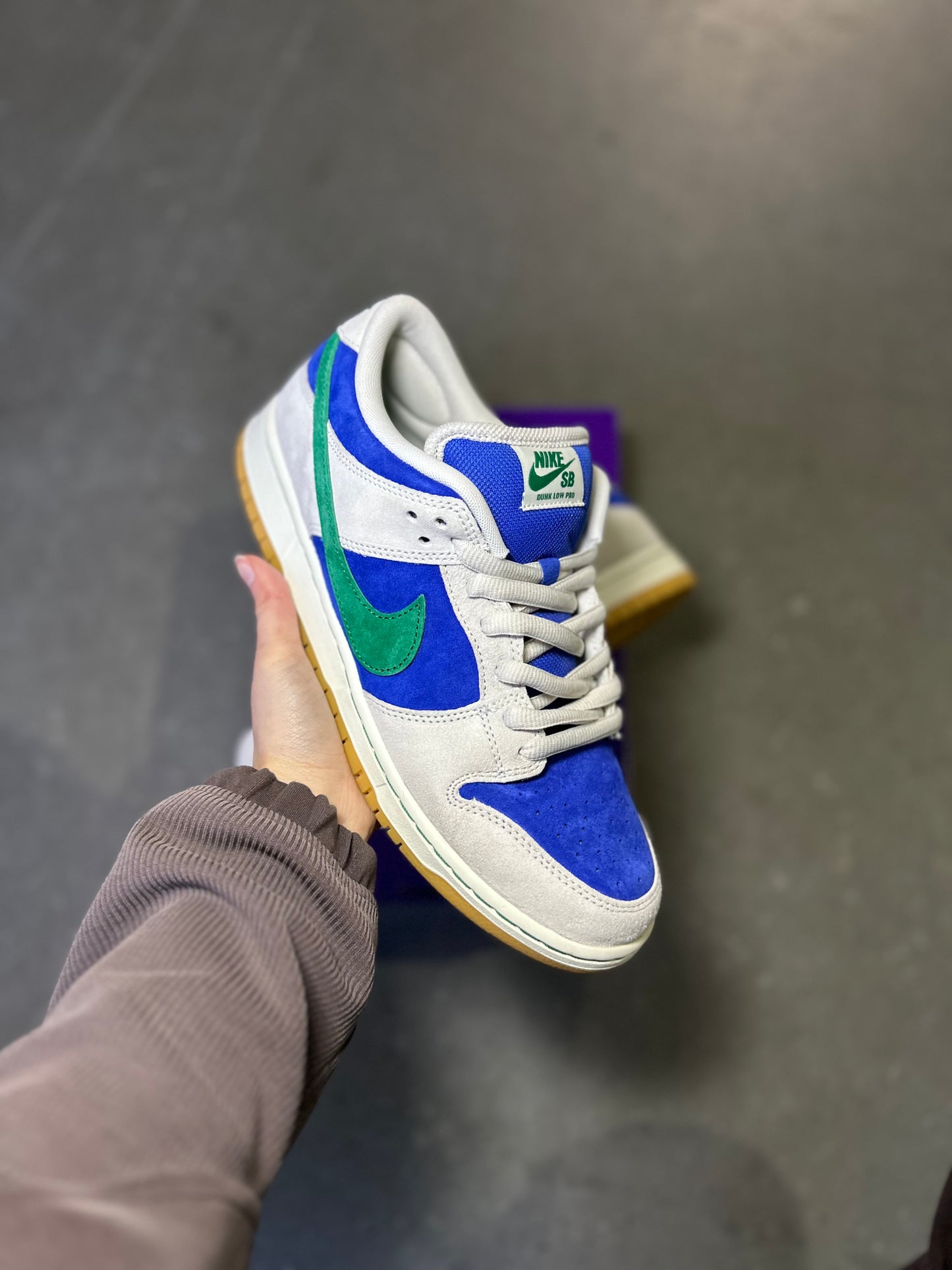 Nike SB Dunk Low Hyper Royal Malachite *pre-owned* (SIZE 10)