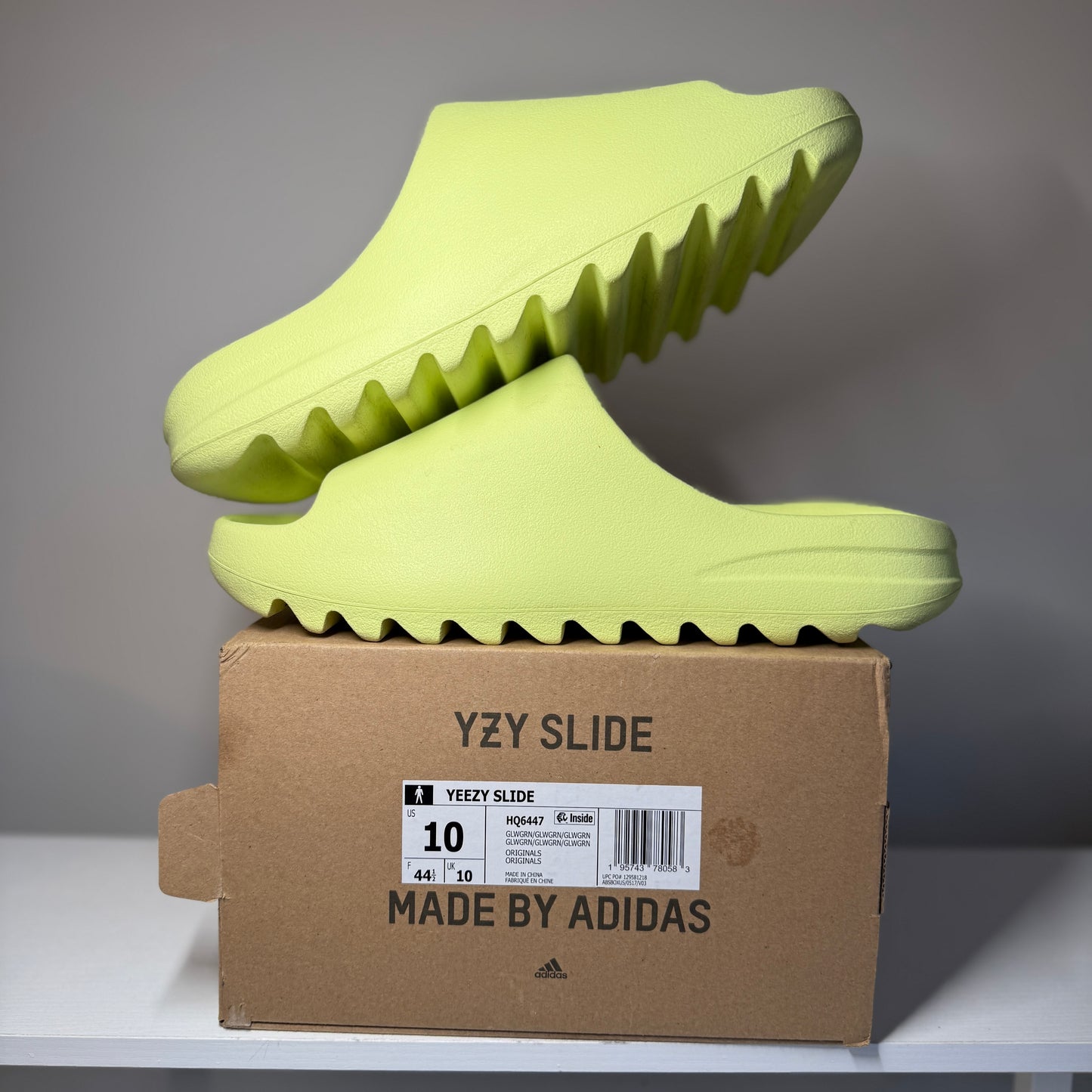 adidas Yeezy Slide Glow Green *pre-owned* (SIZE 10)