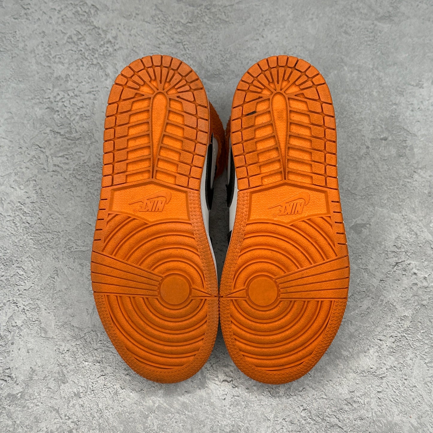 Jordan 1 Mid SE Basketball Blossom (PS) *pre-owned* SIZE 12C