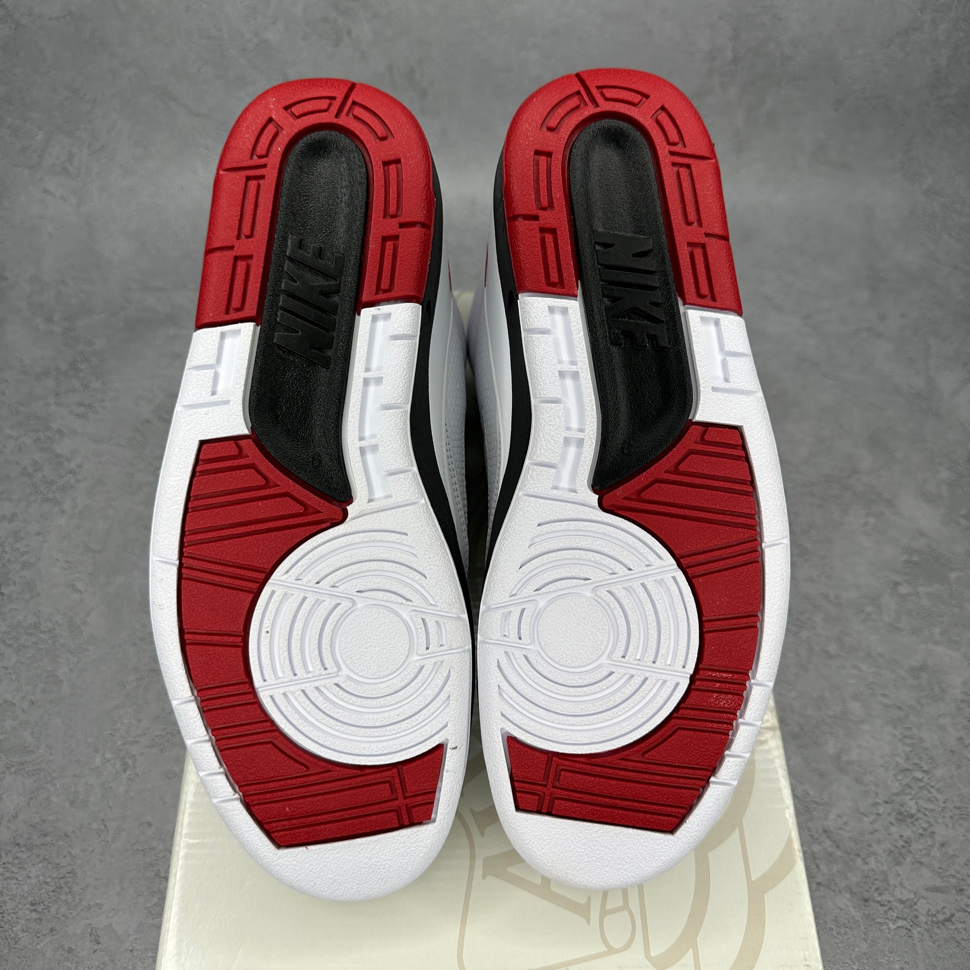 Jordan 2 Retro OG Chicago (2022)