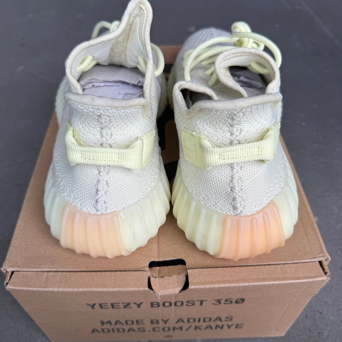 adidas Yeezy Boost 350 V2 Butter *pre-owned* (SIZE 9.5)