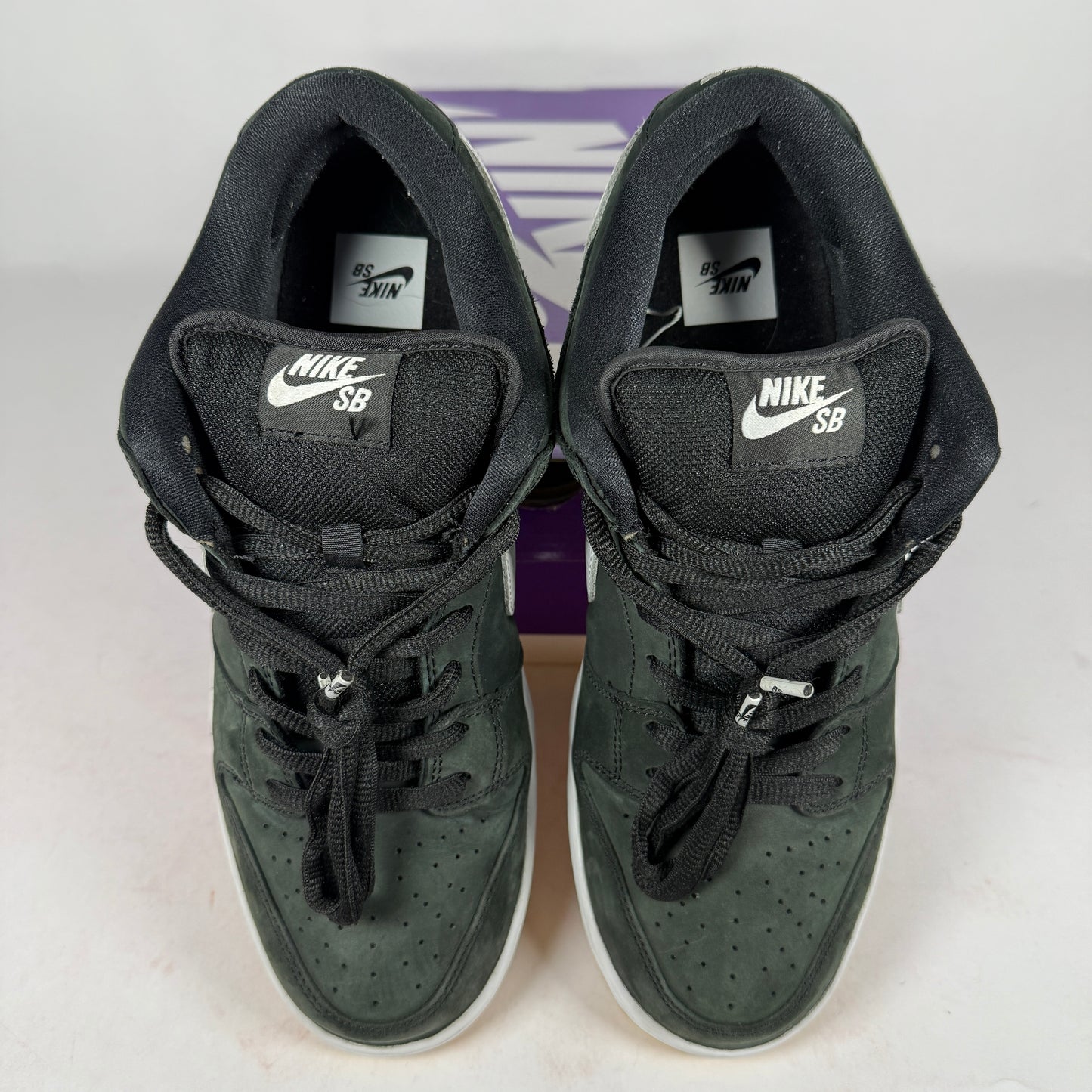 Nike SB Dunk Low Black Gum *pre-owned* (SIZE 11)