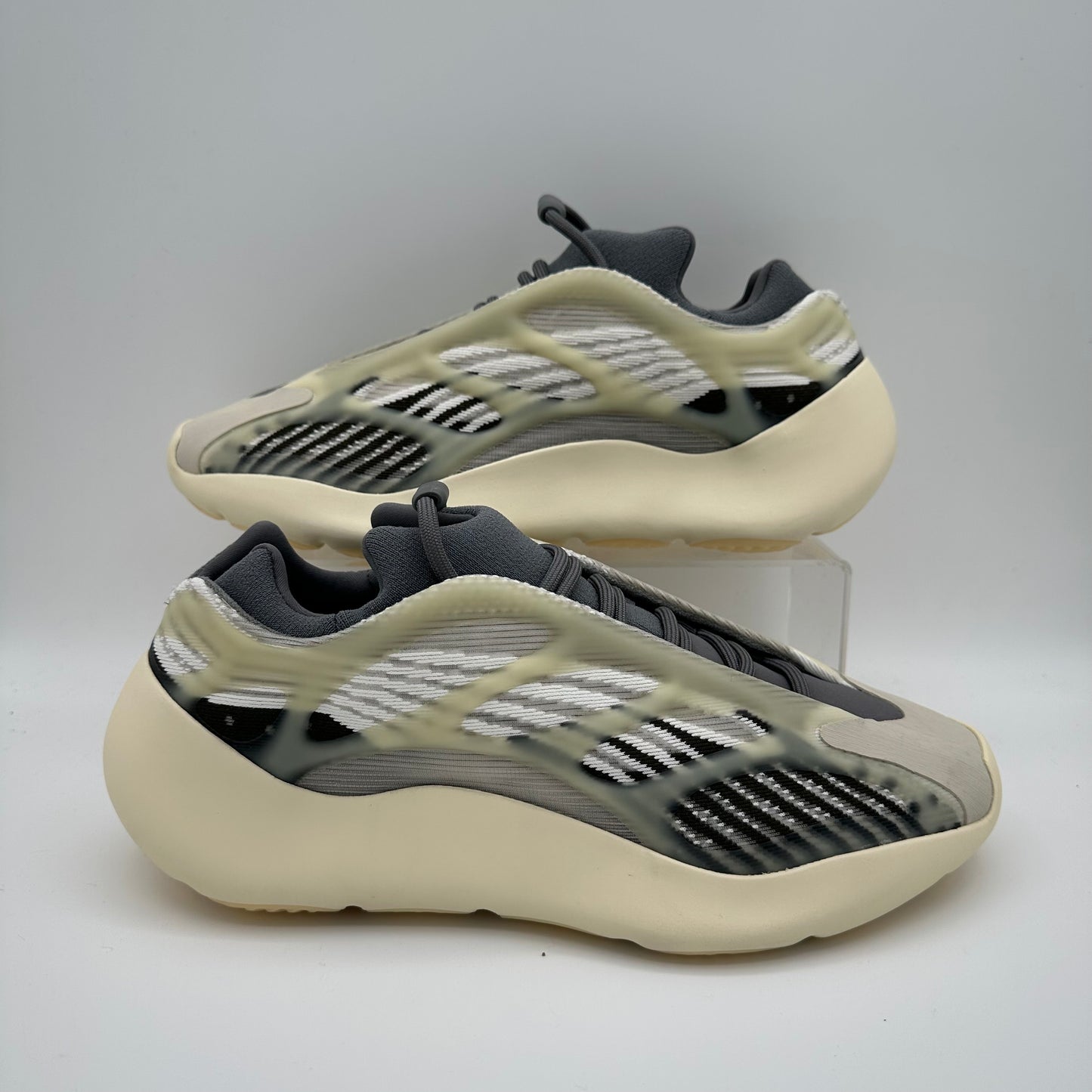 adidas Yeezy 700 V3 Fade Salt (Brand New, No Box)