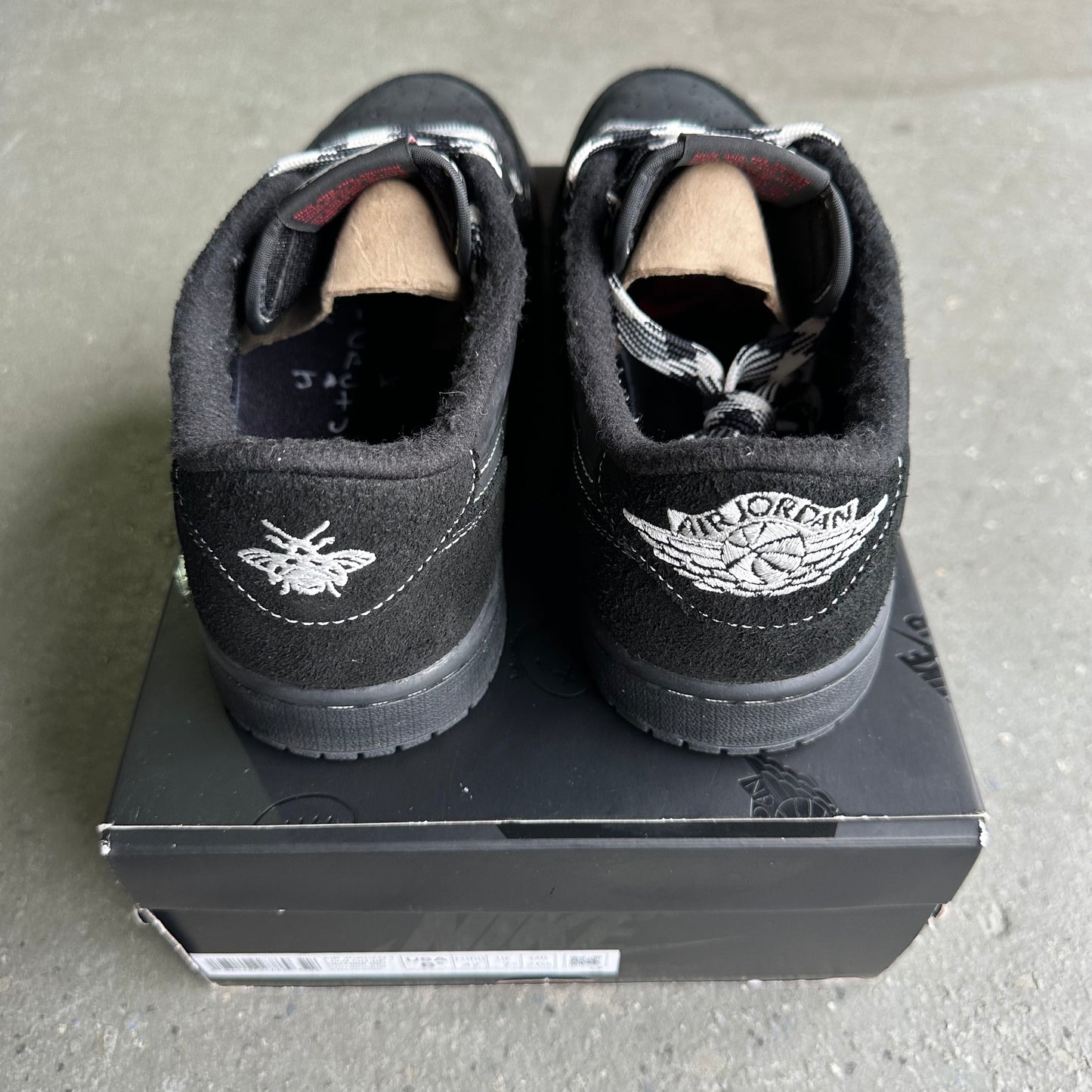 Jordan 1 Retro Low OG SP Travis Scott Black Phantom *pre-owned* (SIZE 8.5)