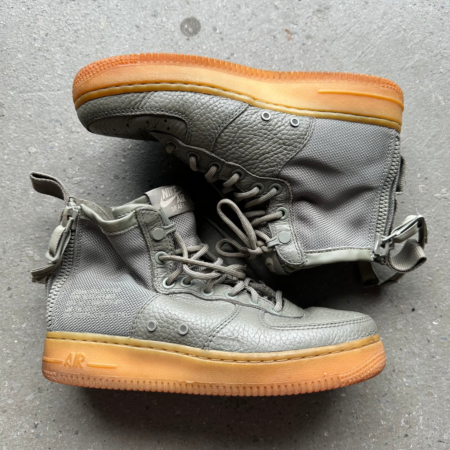 Nike SF Air Force 1 Mid Dark Stucco (Women's) *pre-owned* (Size 6W)