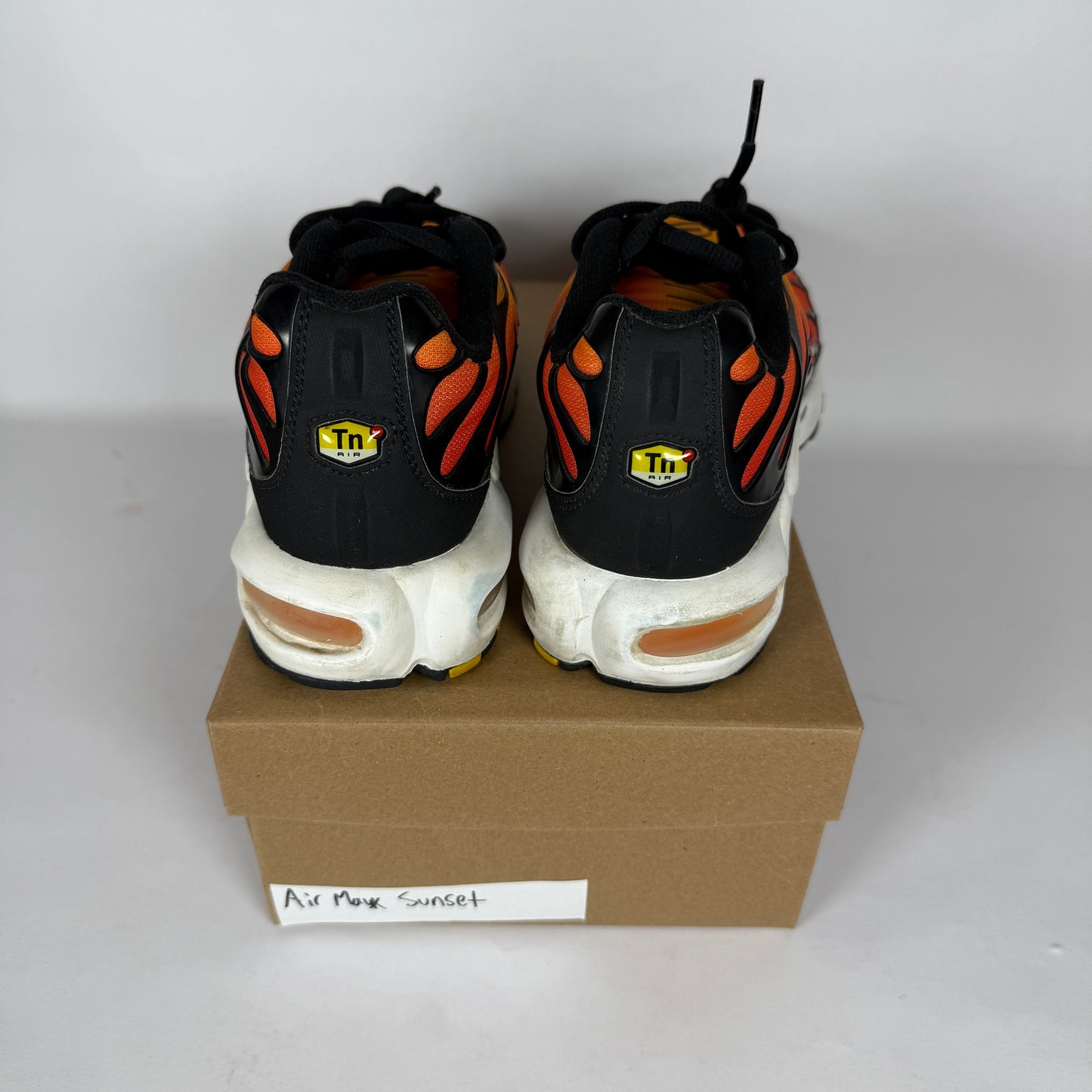 Nike Air Max Plus Sunset (2018) (pre-owned) (SIZE 7Y)
