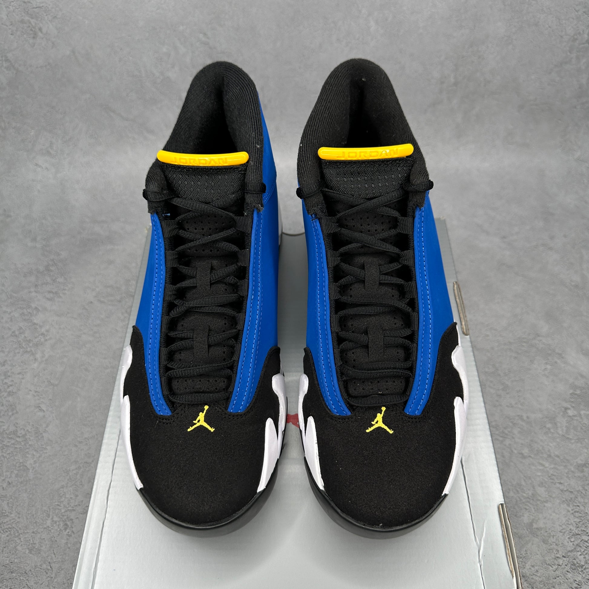 Jordan 14 Retro Laney (2023) *pre-owned* SIZE 9