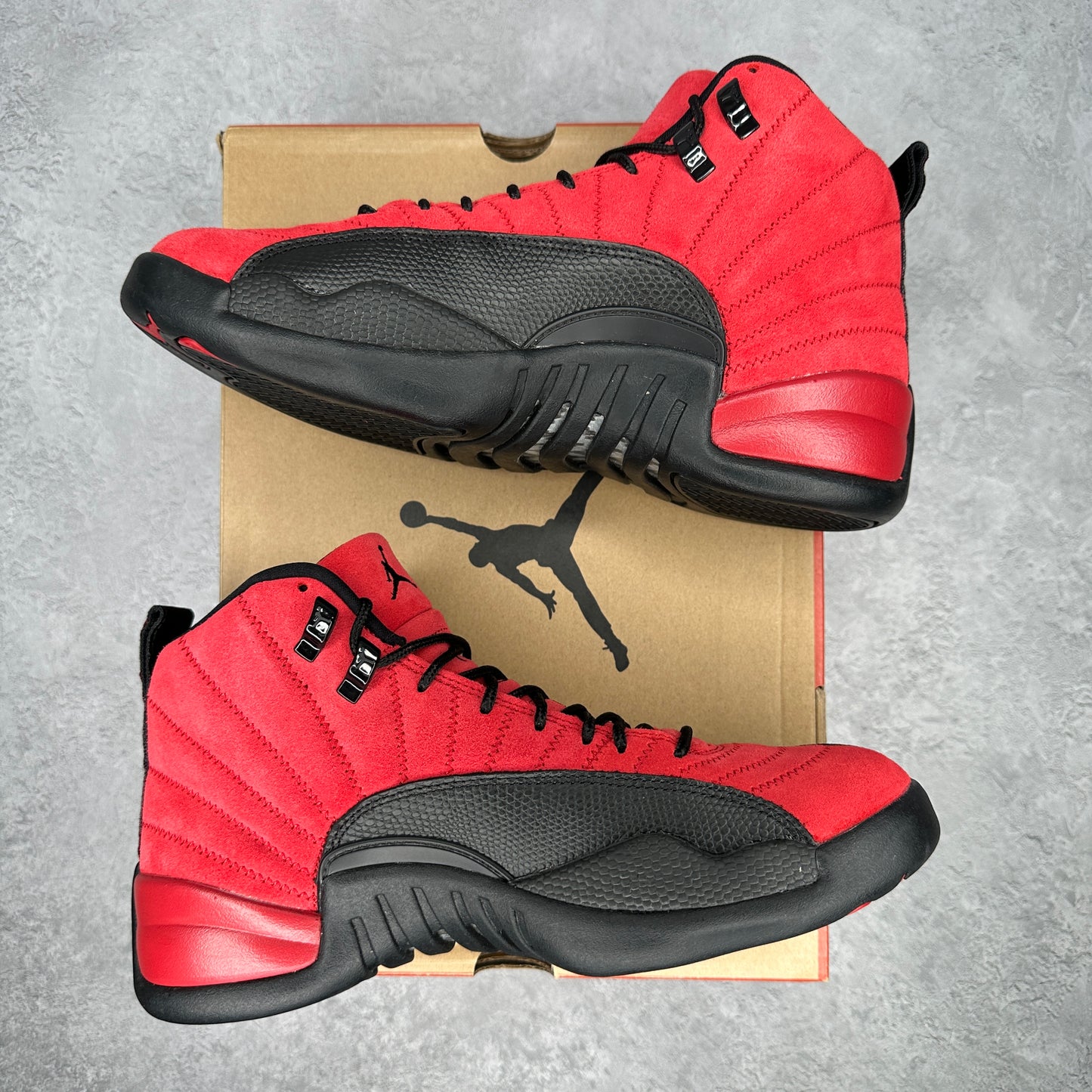 Jordan 12 Retro Reverse Flu Game *pre-owned* SIZE 9