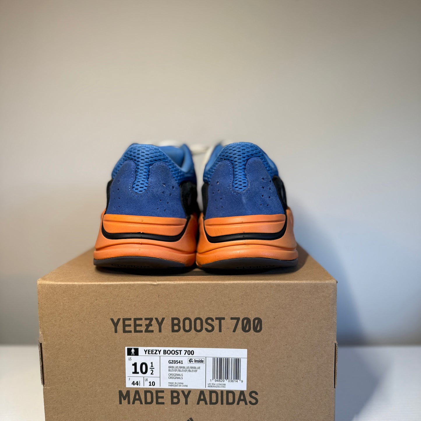 adidas Yeezy Boost 700 Bright Blue *pre-owned* (SIZE 10.5)