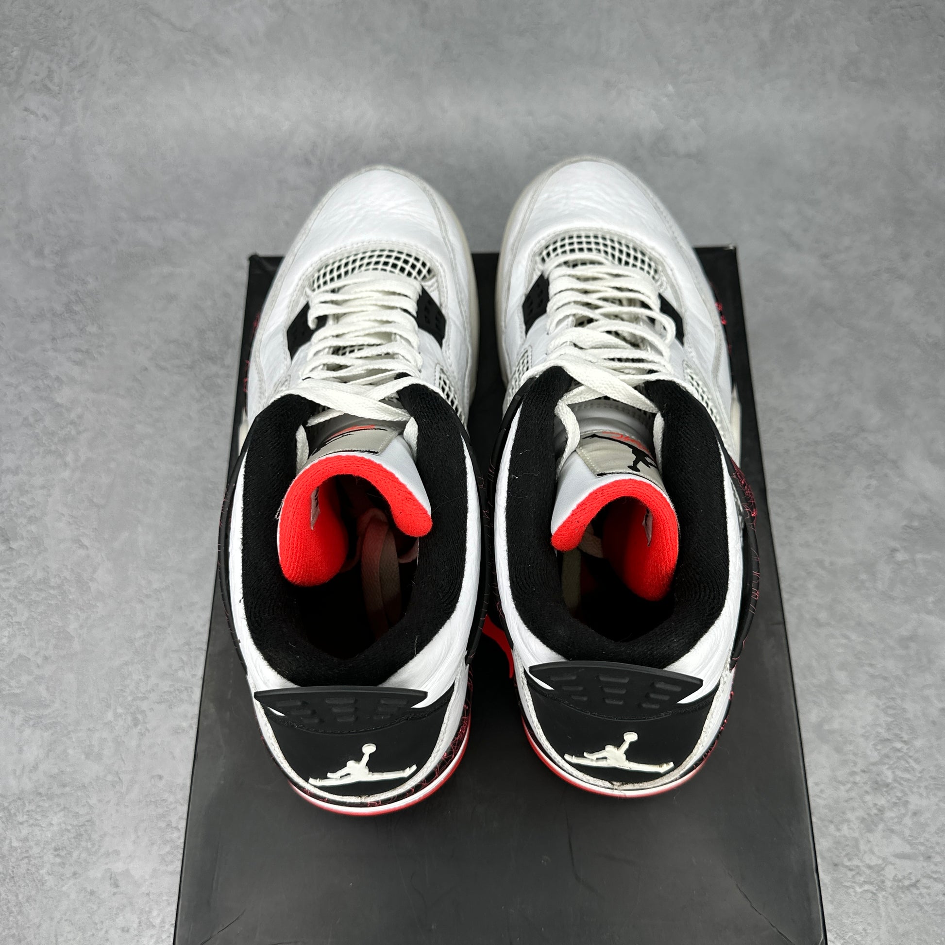 Jordan 4 Retro Flight Nostalgia *pre-owned* SIZE 11.5