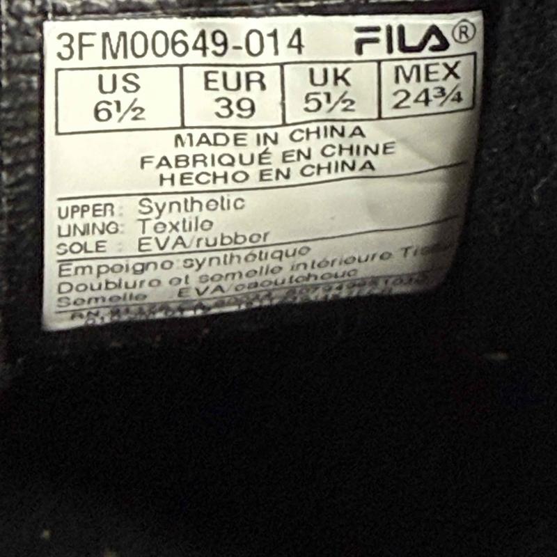 Fila Disruptor II Premium Black *pre-owned* SIZE 6.5Y