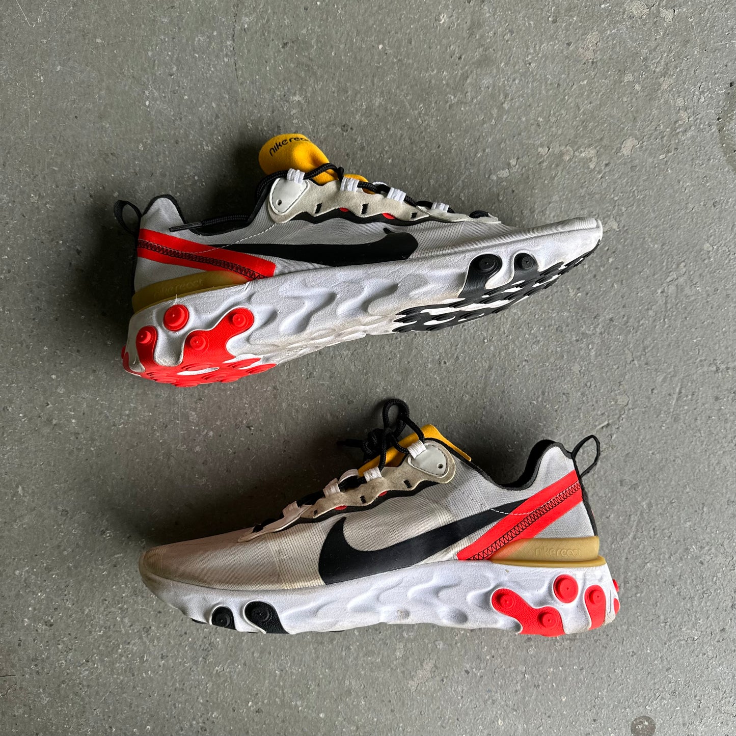 Nike React Element 55 White Black Crimson Gold *pre-owned* (SIZE 10.5)