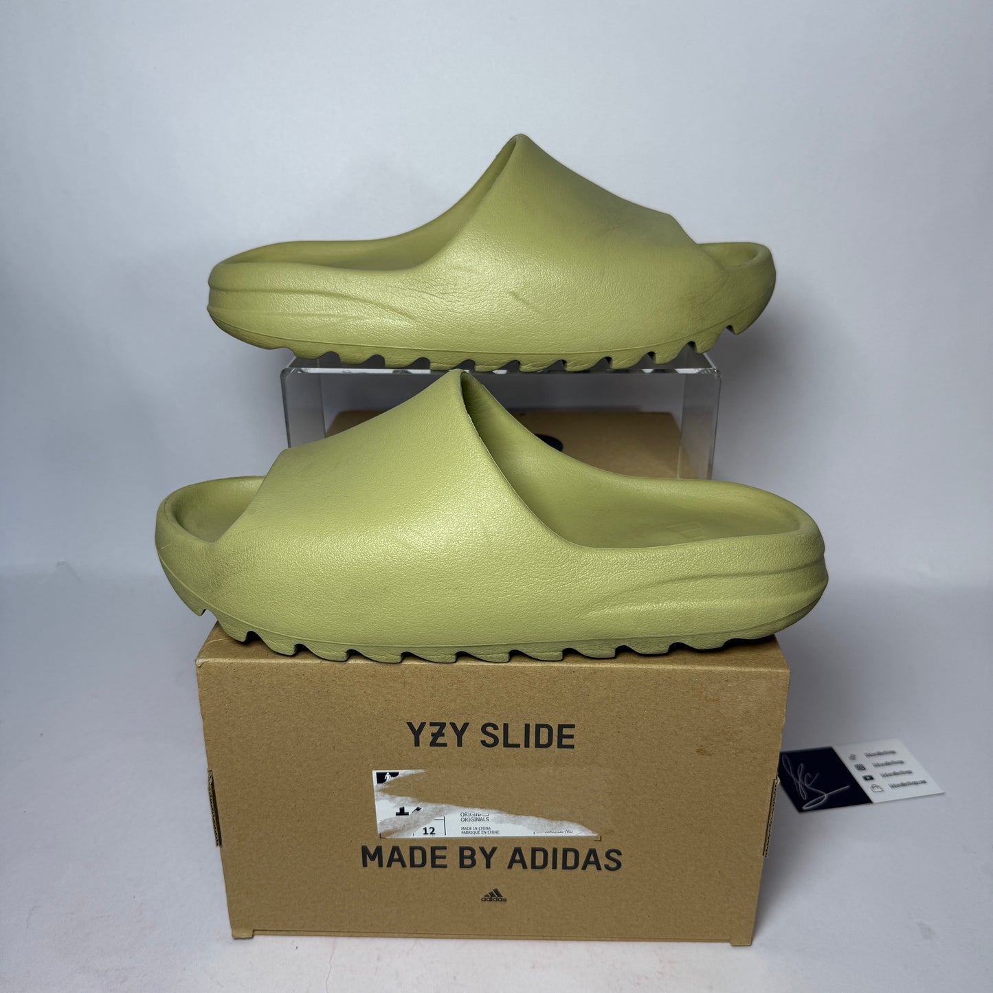 adidas Yeezy Slide Resin *pre-owned* (SIZE 12)