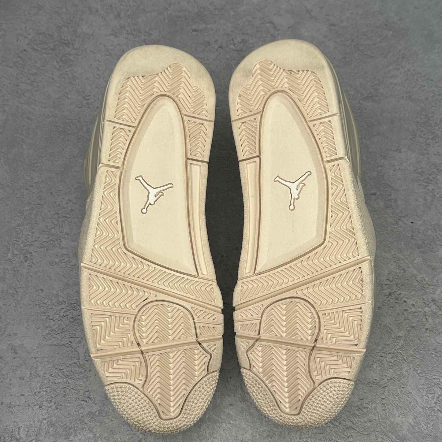 Jordan 4 RM Legend Light Brown (Women's) *pre-owned* SIZE 10.5M/12W