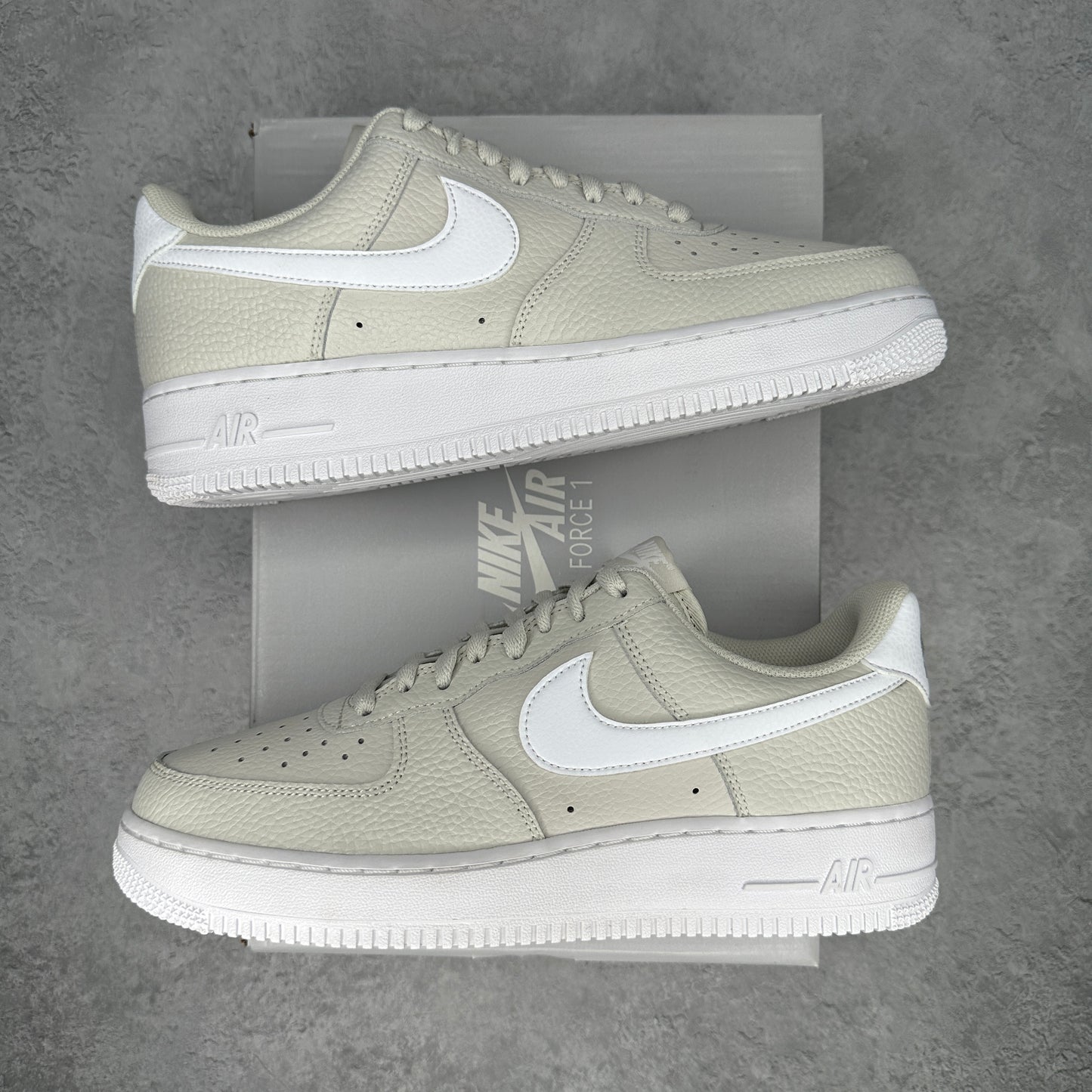 Nike Air Force 1 Low '07 Light Bone White VNDS *pre-owned* SIZE 9