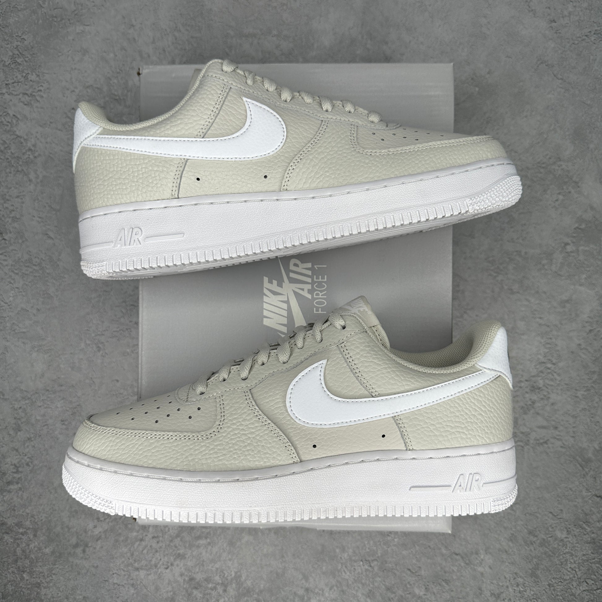Nike Air Force 1 Low '07 Light Bone White VNDS *pre-owned* SIZE 9